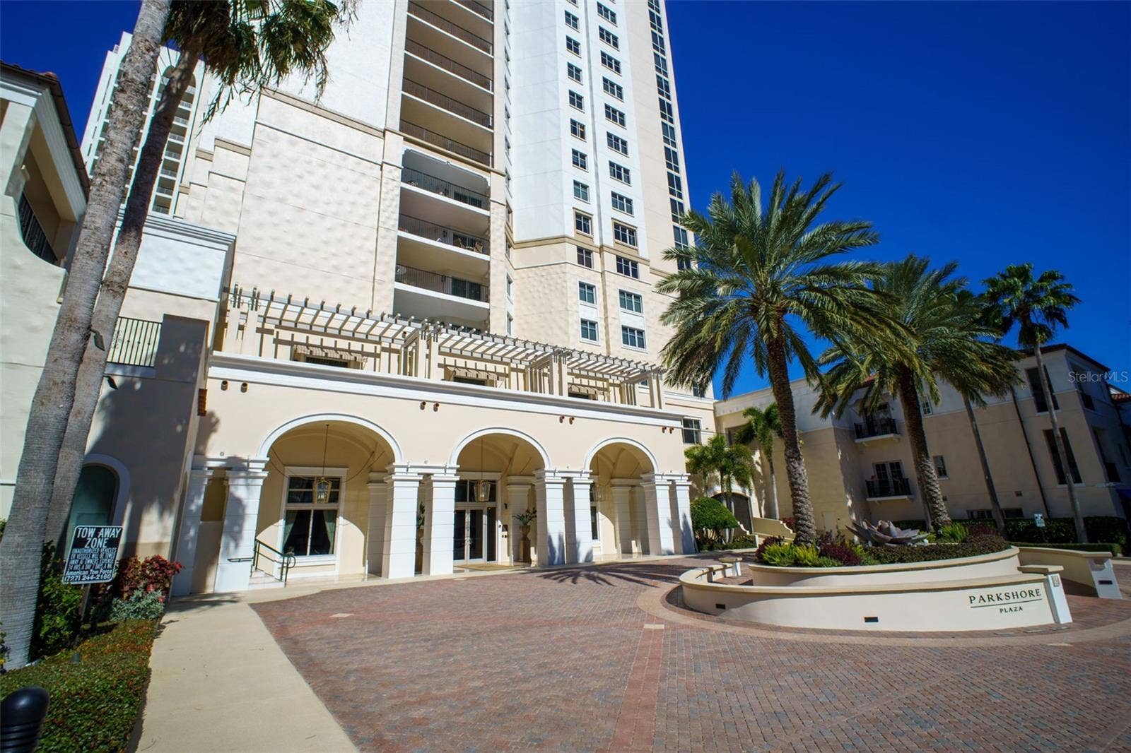 300 BEACH DRIVE NE, #2604, St Petersburg, FL 33701 Front Building Exterior with Circular Drive