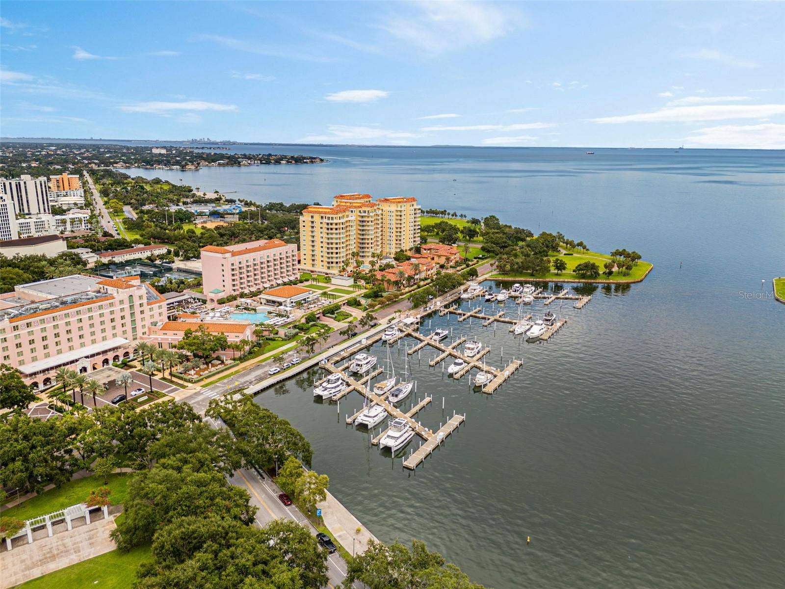 300 BEACH DRIVE NE, #2604, St Petersburg, FL 33701 300 BEACH DRIVE NE, #2604, St Petersburg, FL 33701
