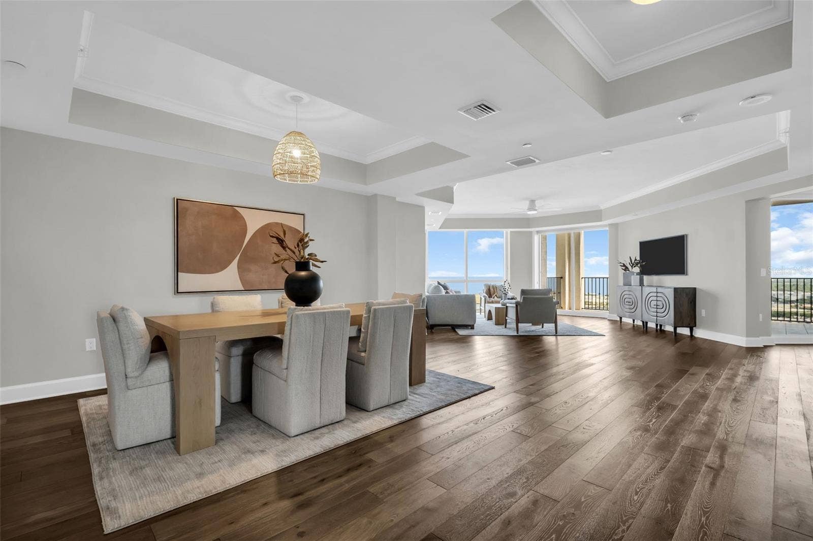 300 BEACH DRIVE NE, #2604, St Petersburg, FL 33701 Grand Dining Space with a Coastal Backdrop