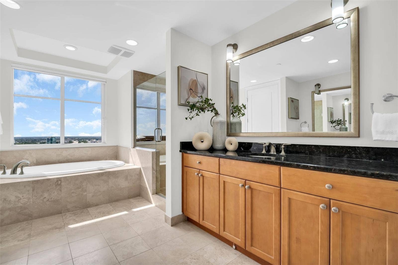300 BEACH DRIVE NE, #2604, St Petersburg, FL 33701 Primary Bath