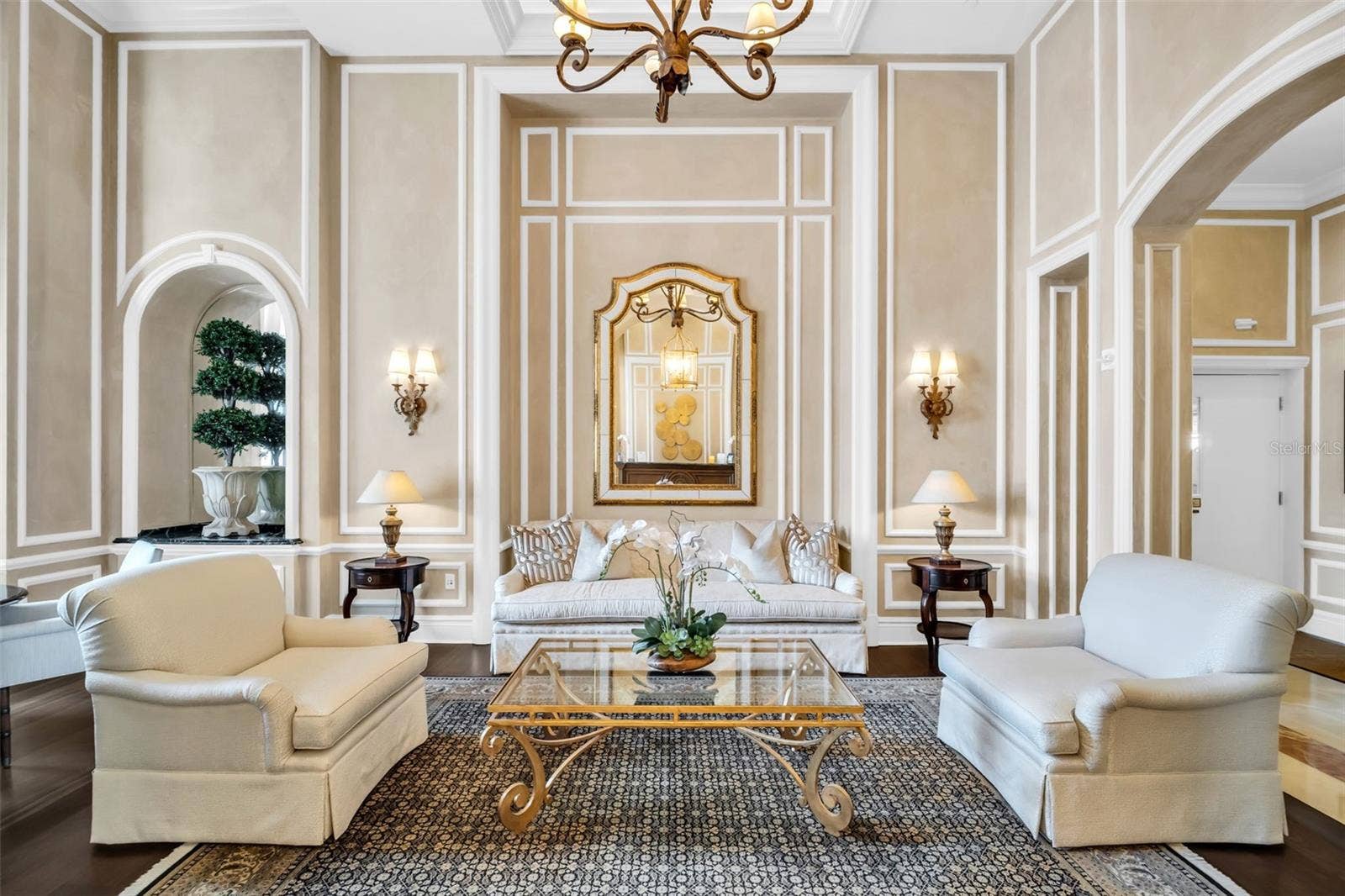 300 BEACH DRIVE NE, #2604, St Petersburg, FL 33701 Main Lobby Sitting Area