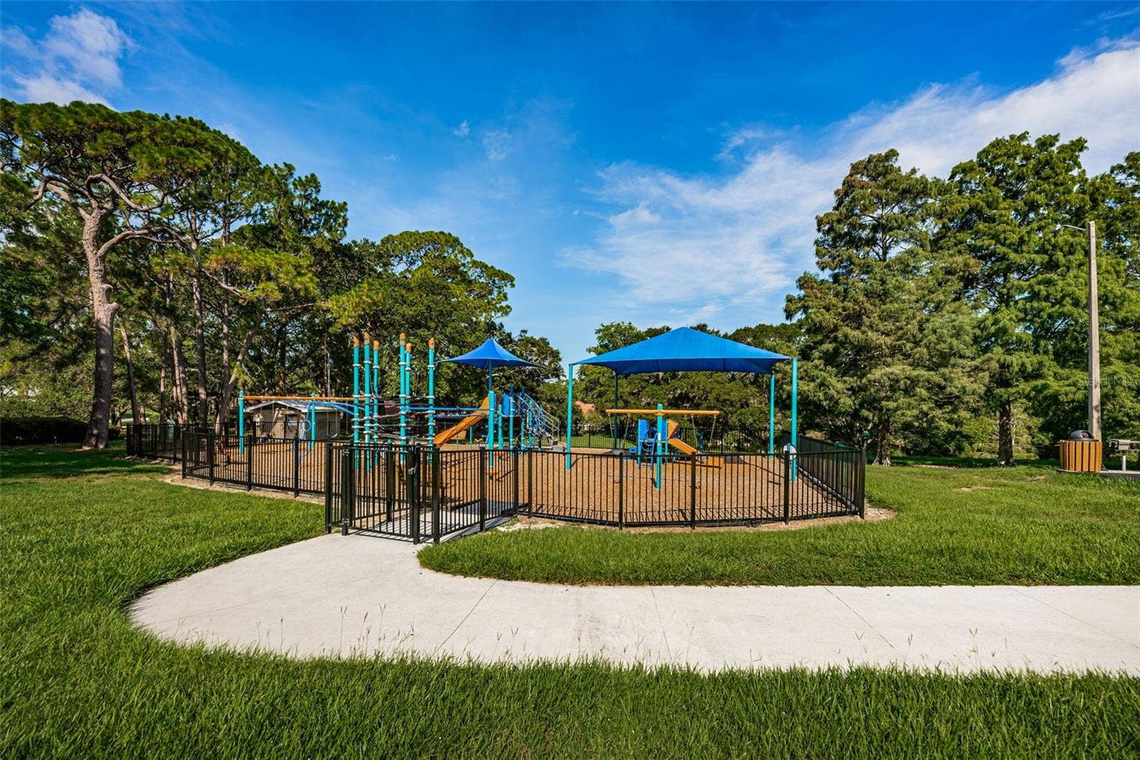 1251 SUTHERLAND COURT, Dunedin, FL 34698