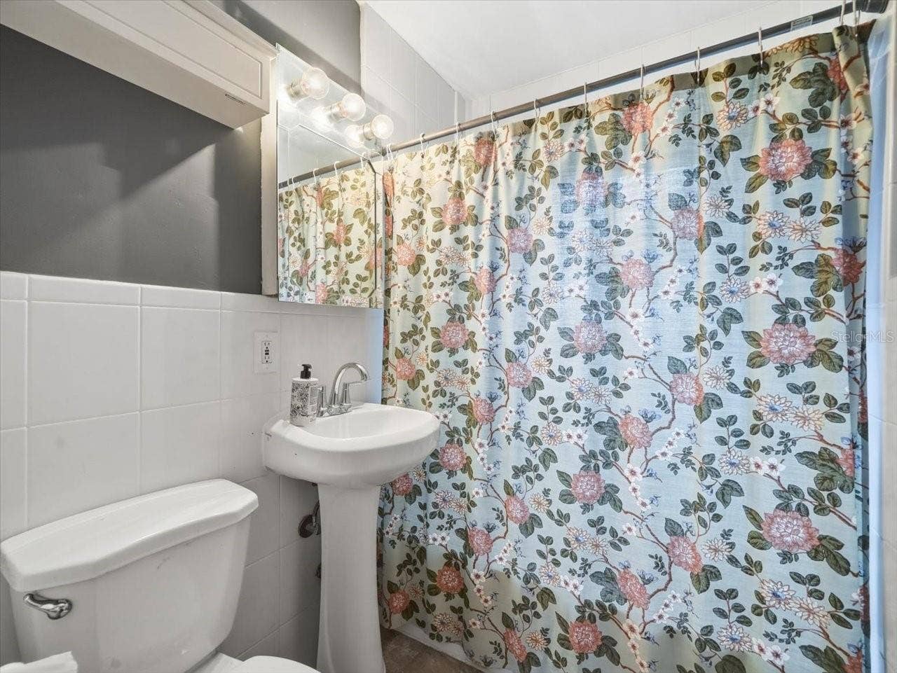 4641 25TH AVENUE N, St Petersburg, FL 33713