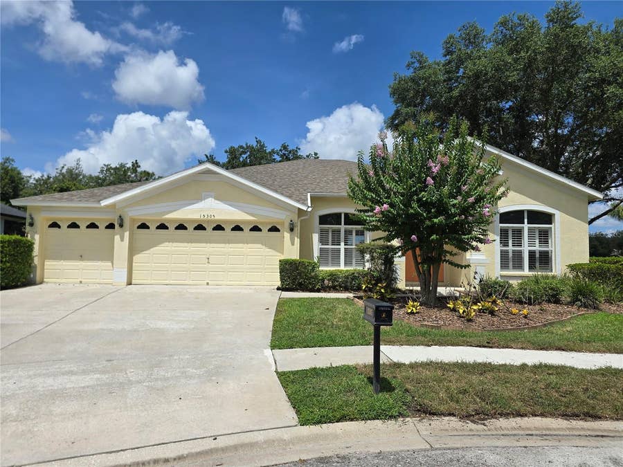 Property photo for 15305 PALOMAPARK LANE, Lithia, FL