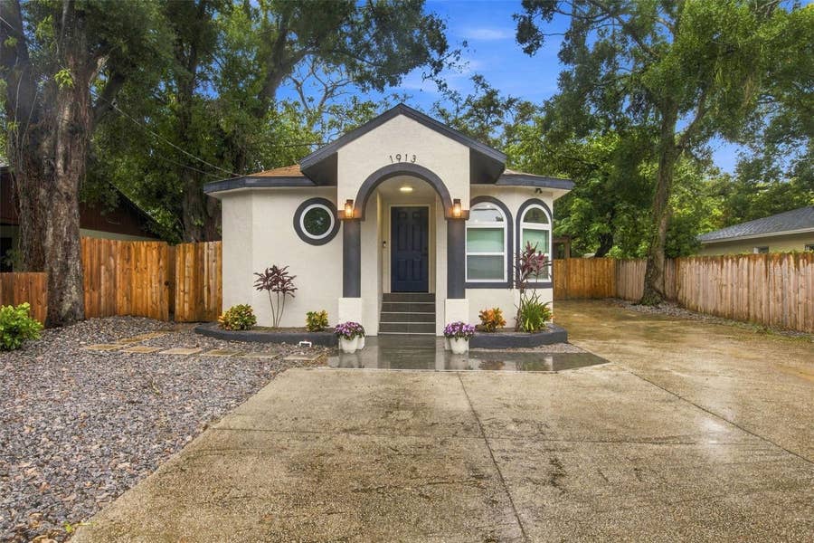 Property photo for 1913 E HANNA AVENUE, Tampa, FL