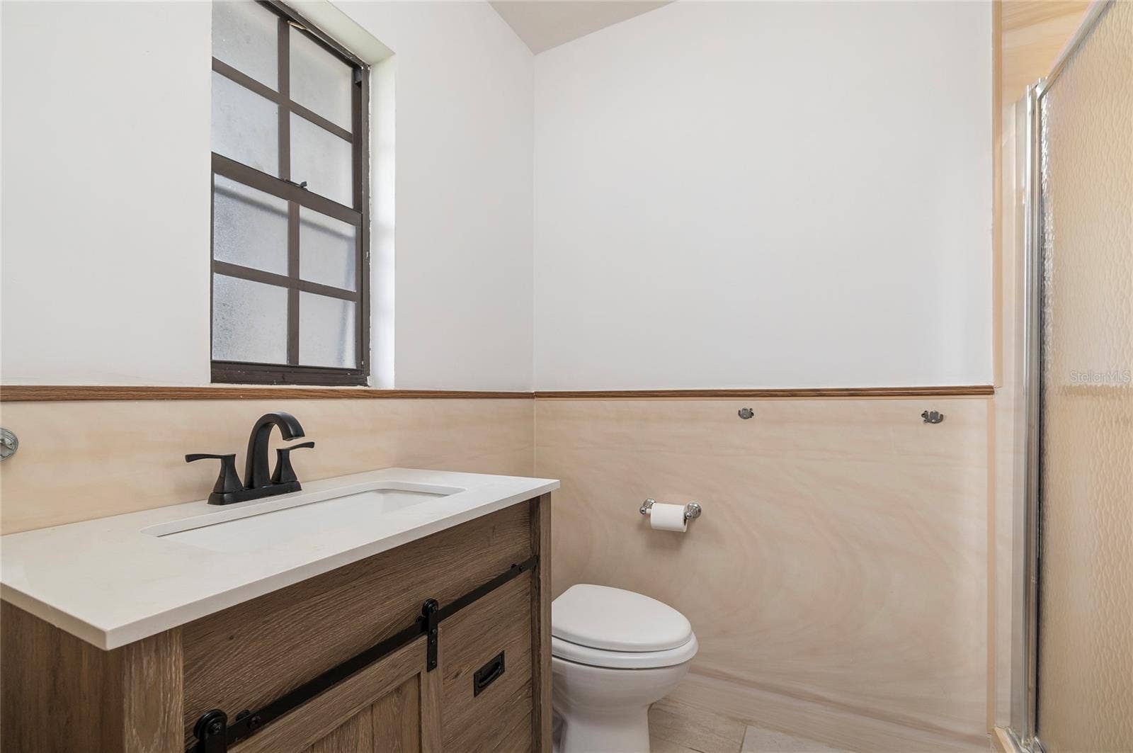 Rear Master Bathroom