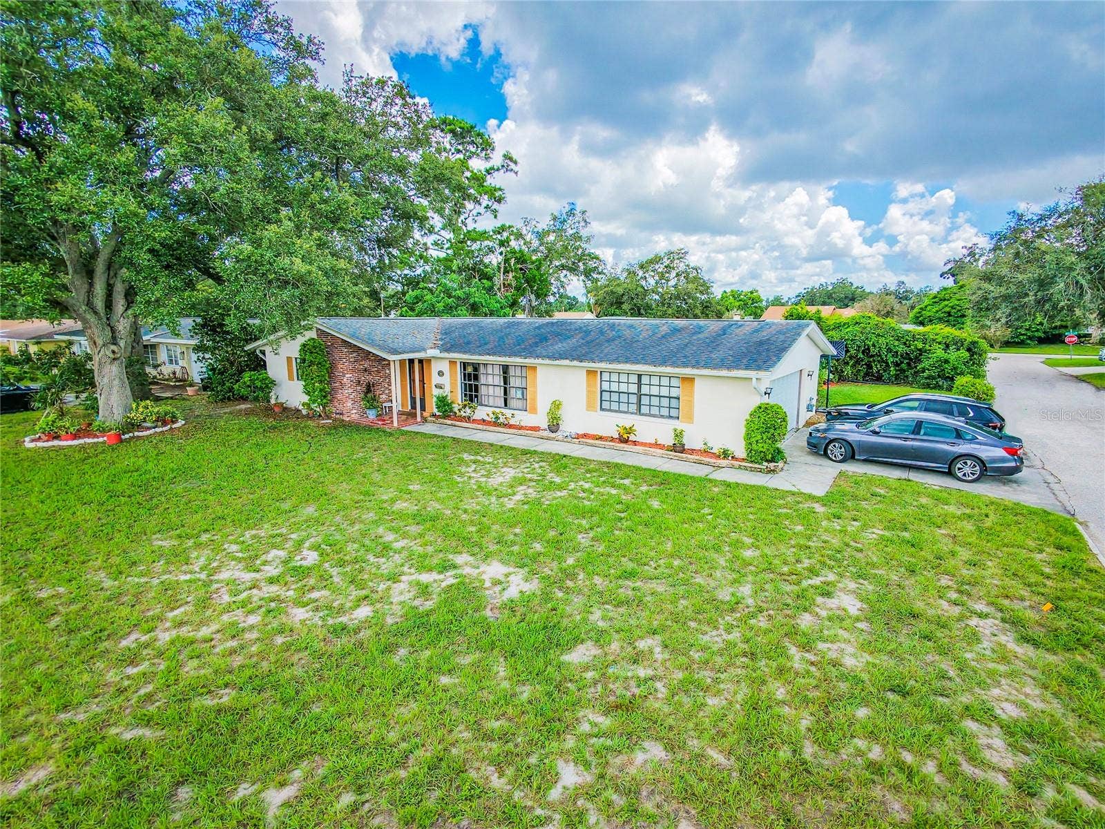 Beautiful home located on nearly quarter-acre corner lot!