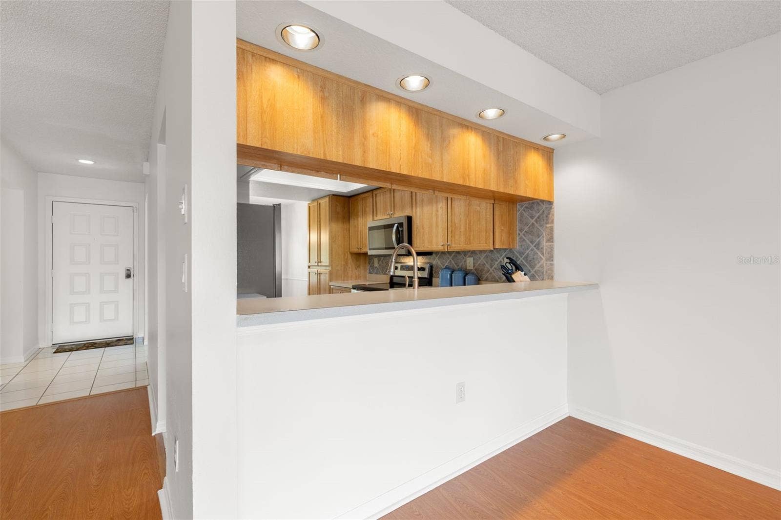 Breakfast bar