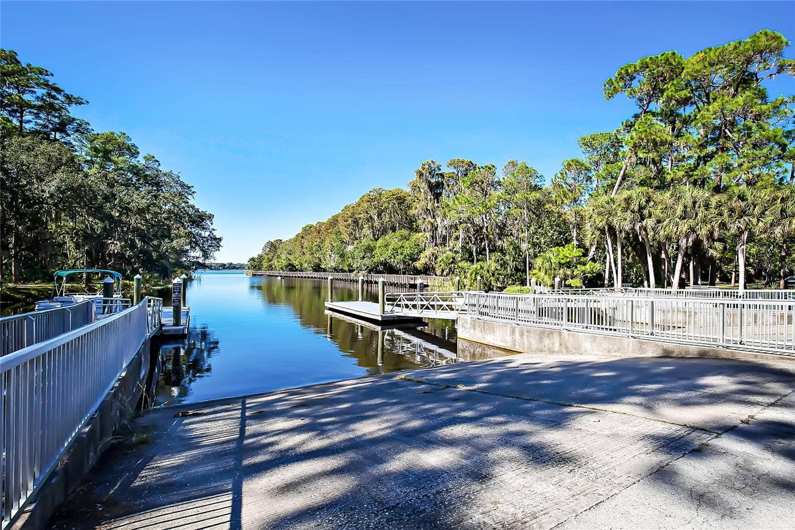 1801 E LAKE ROAD, #19D, Palm Harbor, FL 34685
