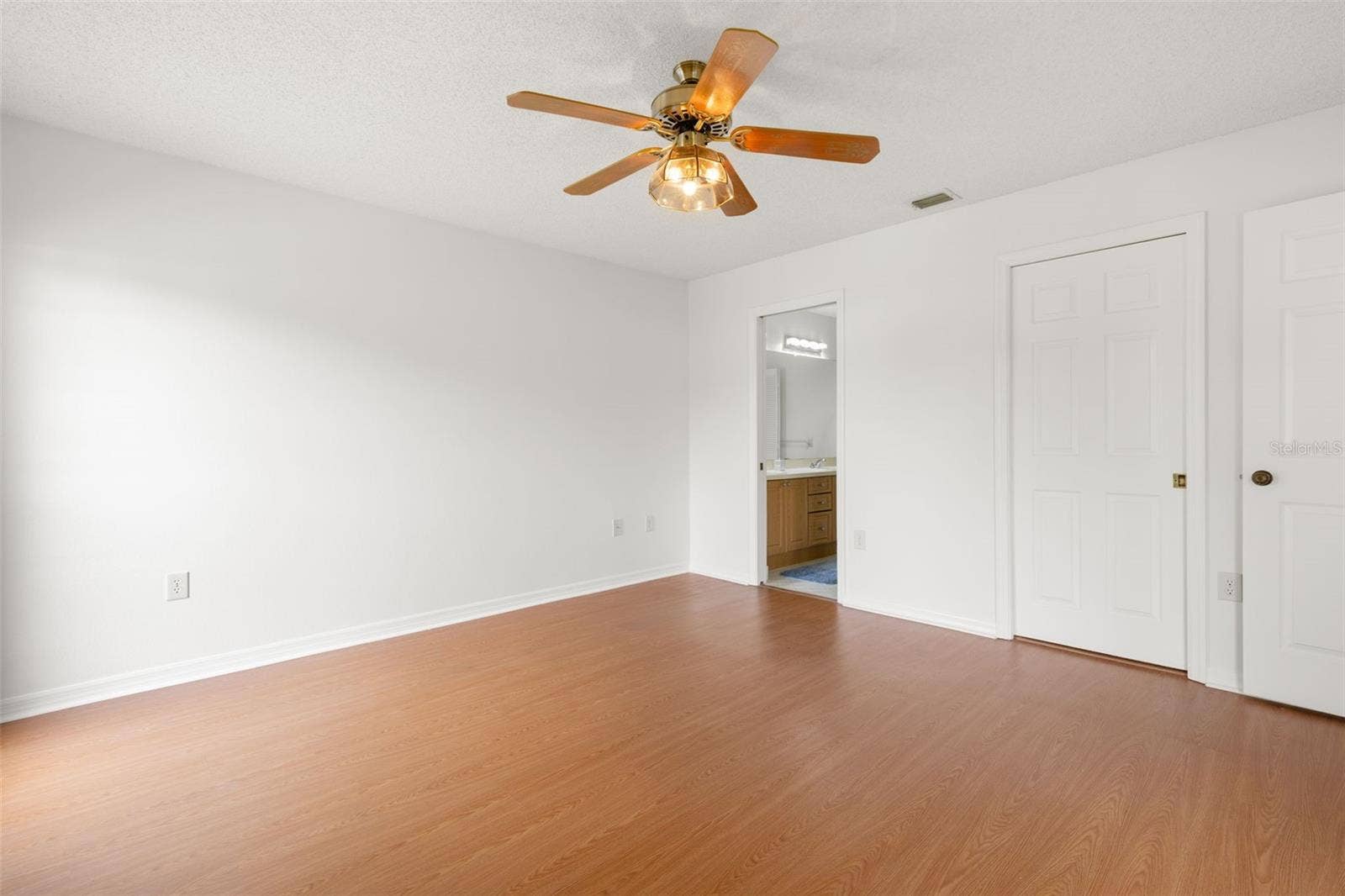 1801 E LAKE ROAD, #19D, Palm Harbor, FL 34685