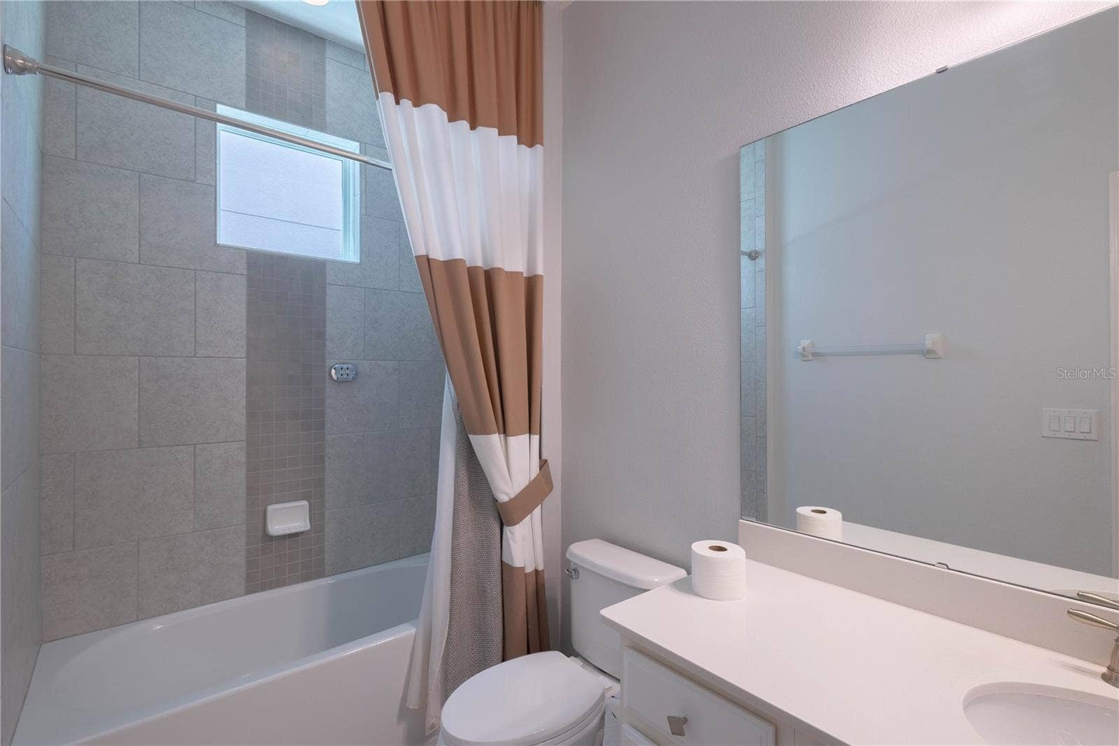 7214 PARADISO DRIVE, Apollo Beach, FL 33572 7214 PARADISO DRIVE, Apollo Beach, FL 33572