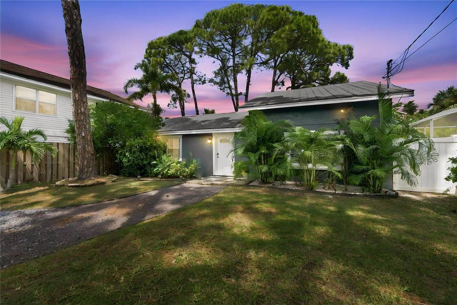Property photo for 839 FLORIDA AVENUE, Palm Harbor, FL