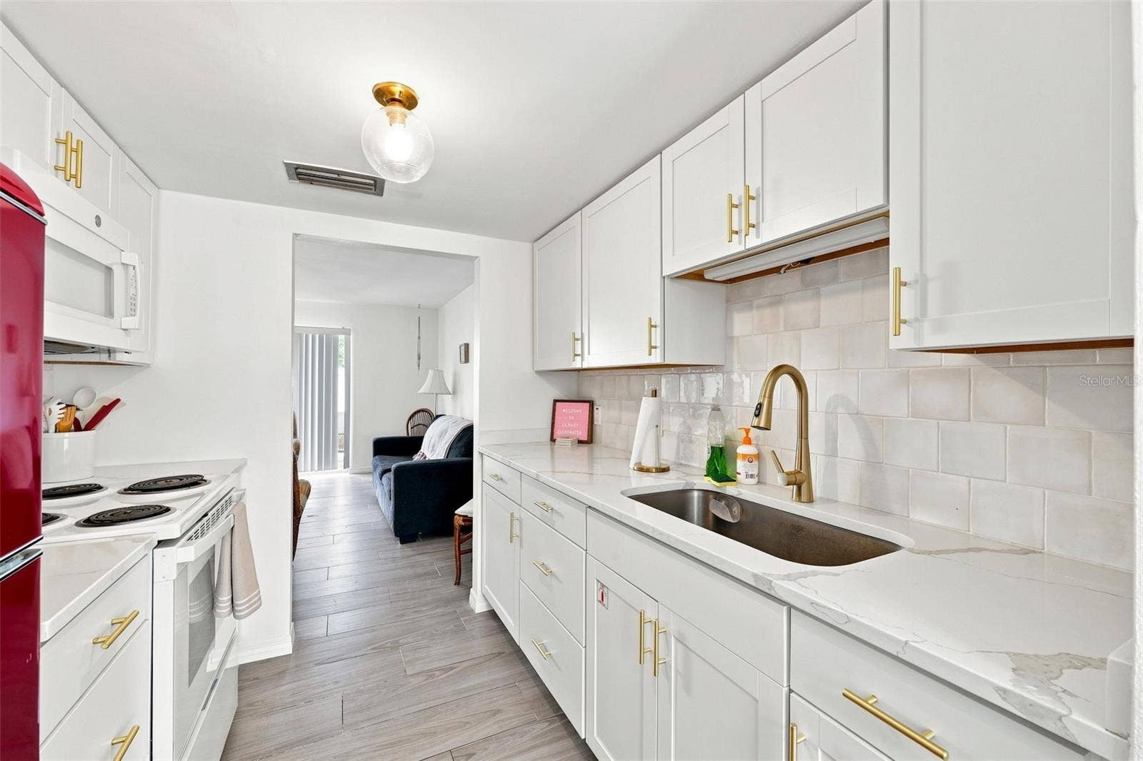 4215 E BAY DRIVE, #1403, Clearwater, FL 33764 4215 E BAY DRIVE, #1403, Clearwater, FL 33764
