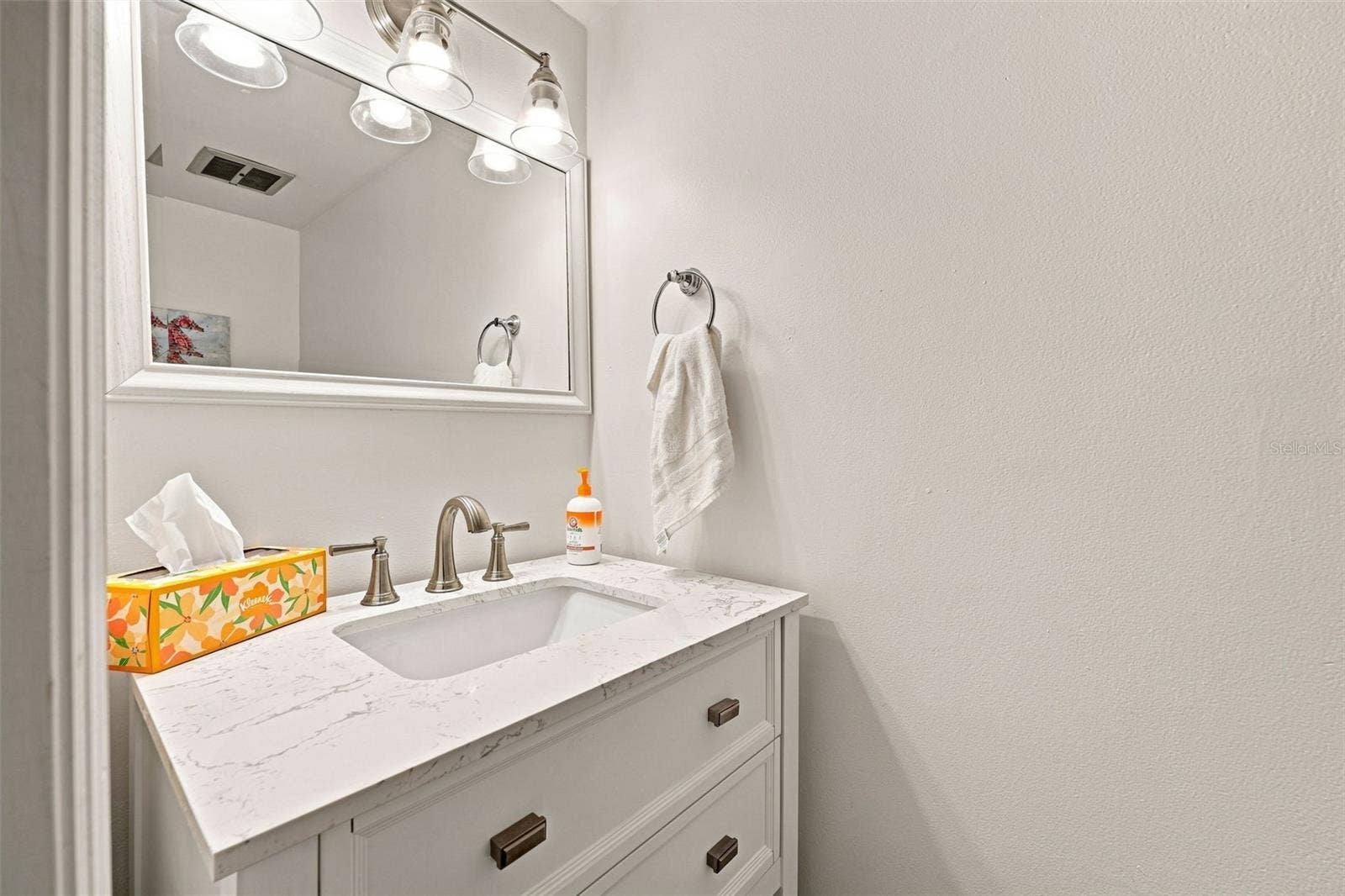 4215 E BAY DRIVE, #1403, Clearwater, FL 33764 4215 E BAY DRIVE, #1403, Clearwater, FL 33764
