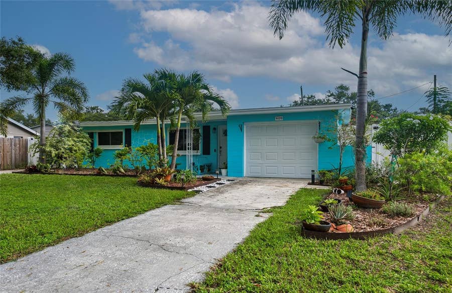 Property photo for 9029 LEISURE LANE N, Largo, FL