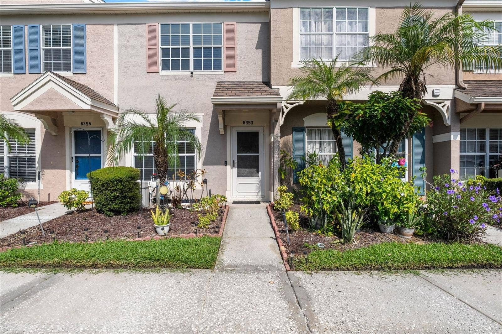 6353 BAYSIDE KEY DRIVE, Tampa, FL 33615 Front door
