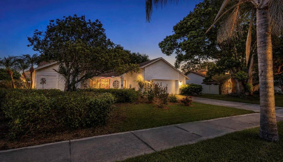 Property photo for 1620 COUNTRY LANE, Dunedin, FL