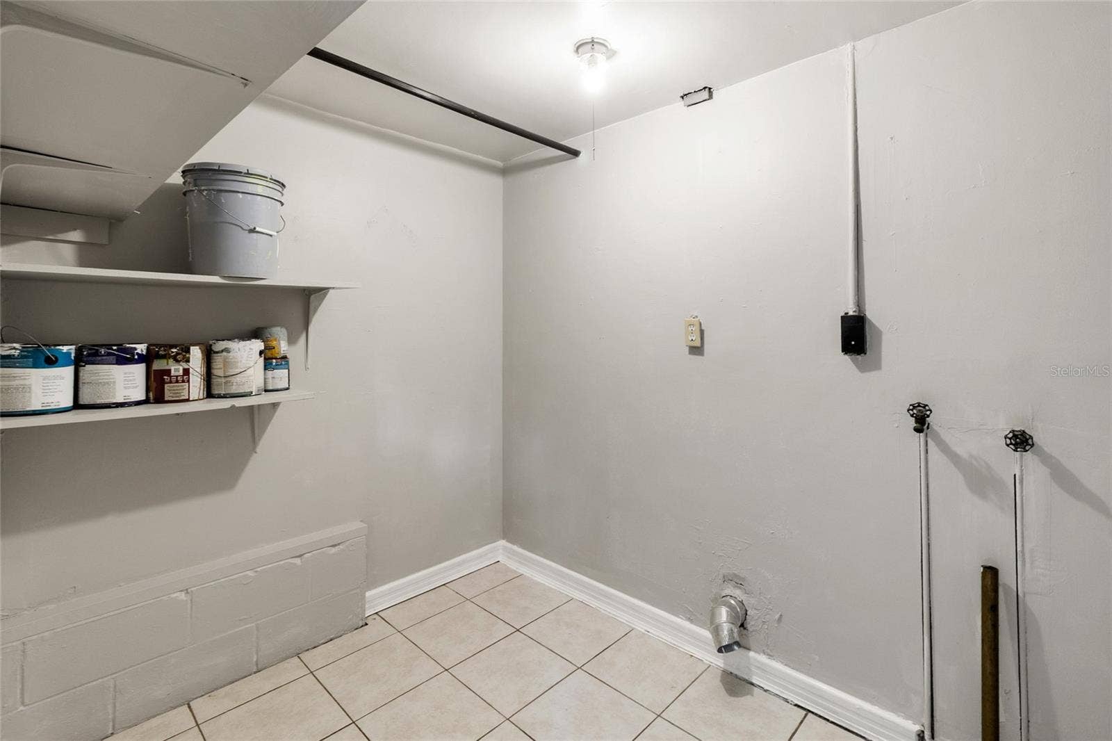 5410 14TH AVENUE S, Gulfport, FL 33707 Huge laundry room!