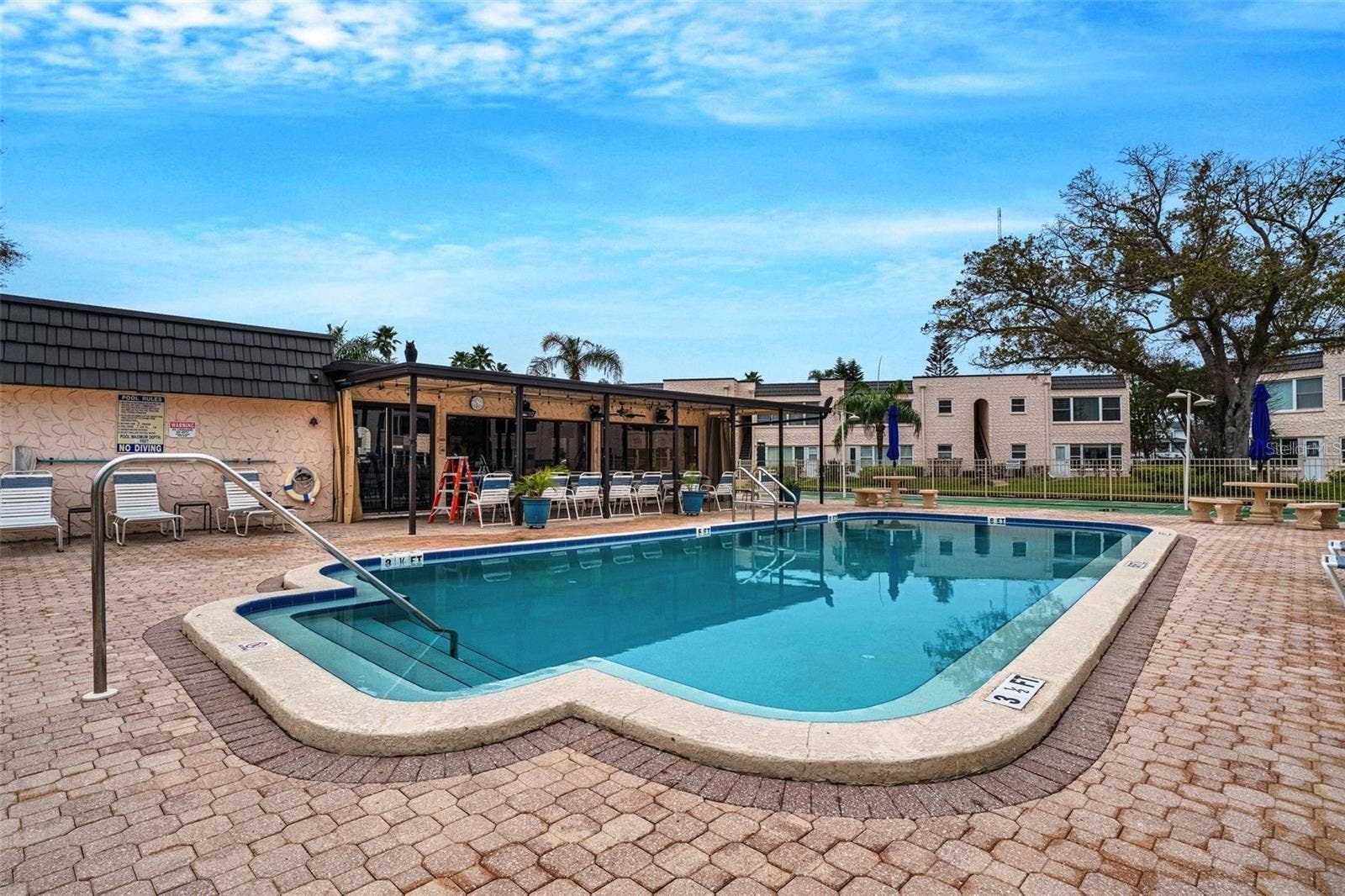 Heated/Cool Pool & Clubhouse