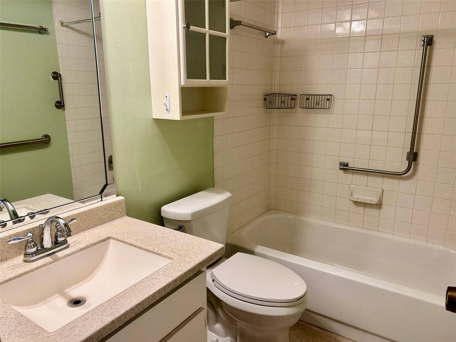 2529 OAKLEAF LANE, #30C, Clearwater, FL 33763 Second Bathroom With Tub