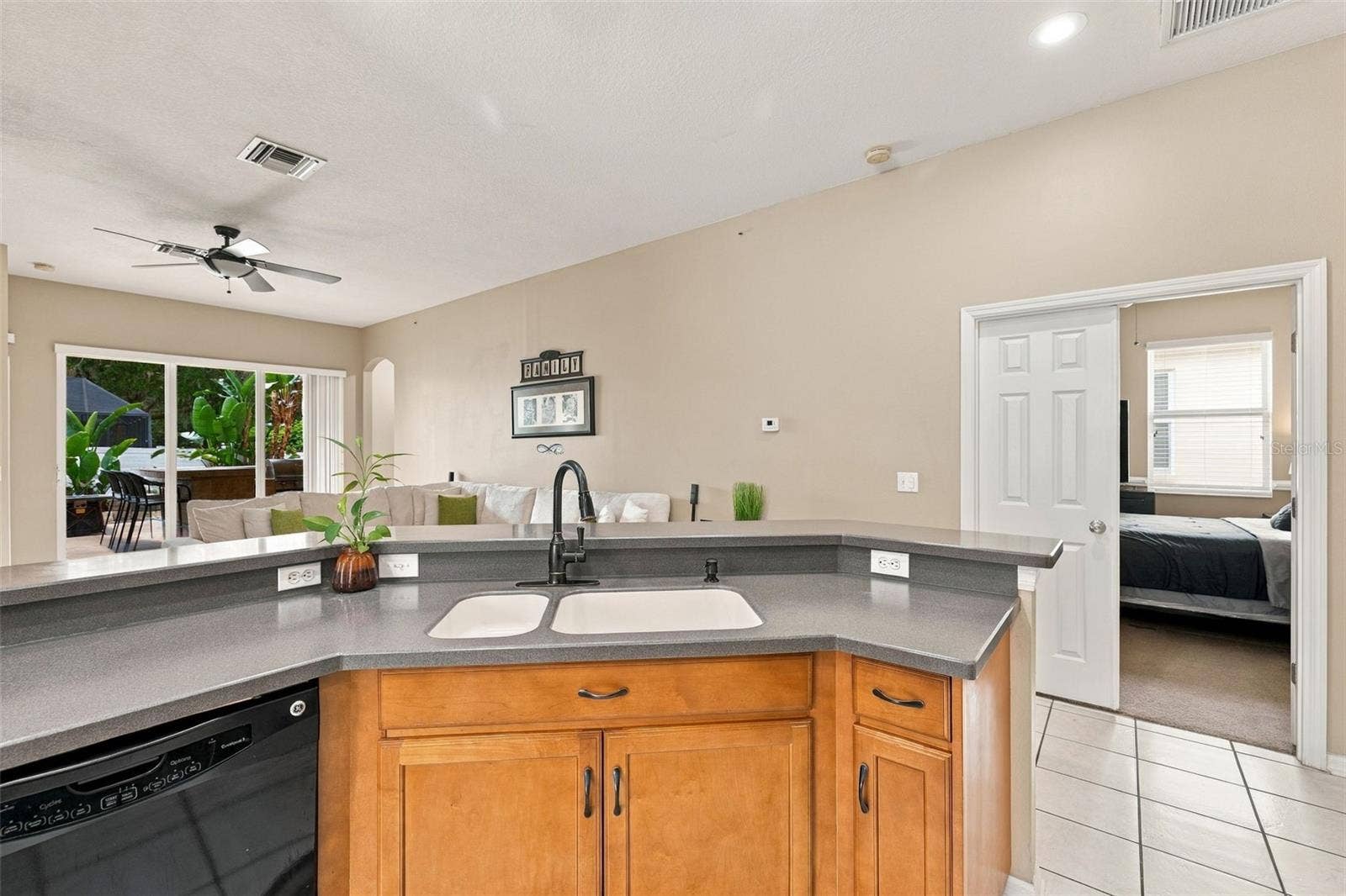 35136 DEERFIELD OAKS DRIVE, Zephyrhills, FL 33541 35136 DEERFIELD OAKS DRIVE, Zephyrhills, FL 33541