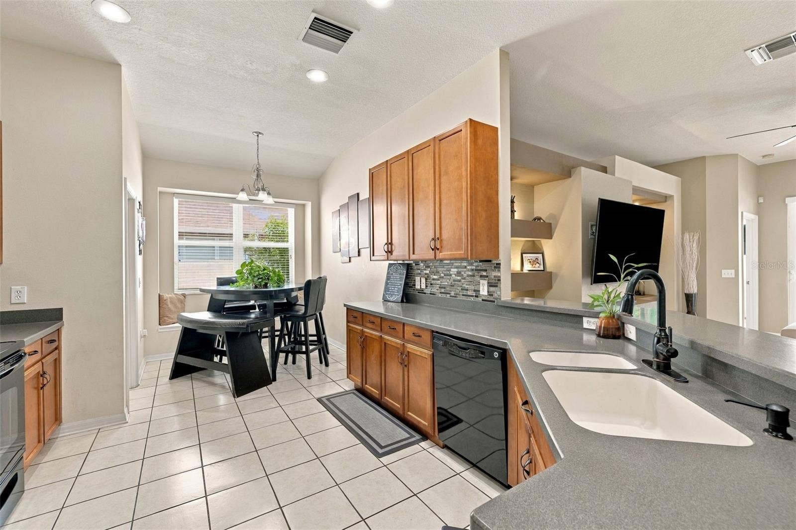 35136 DEERFIELD OAKS DRIVE, Zephyrhills, FL 33541 35136 DEERFIELD OAKS DRIVE, Zephyrhills, FL 33541