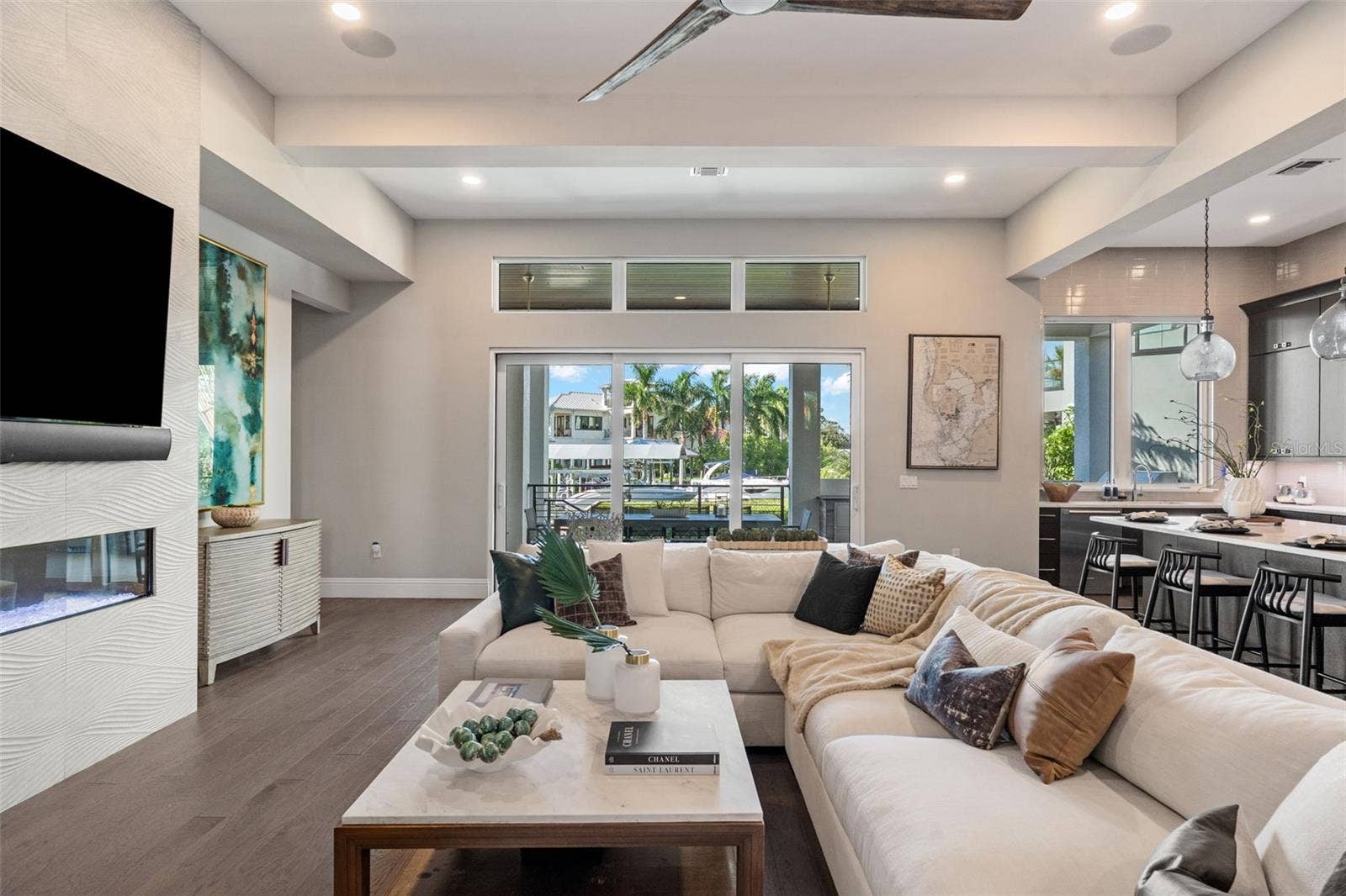 5215 W NEPTUNE WAY, Tampa, FL 33609