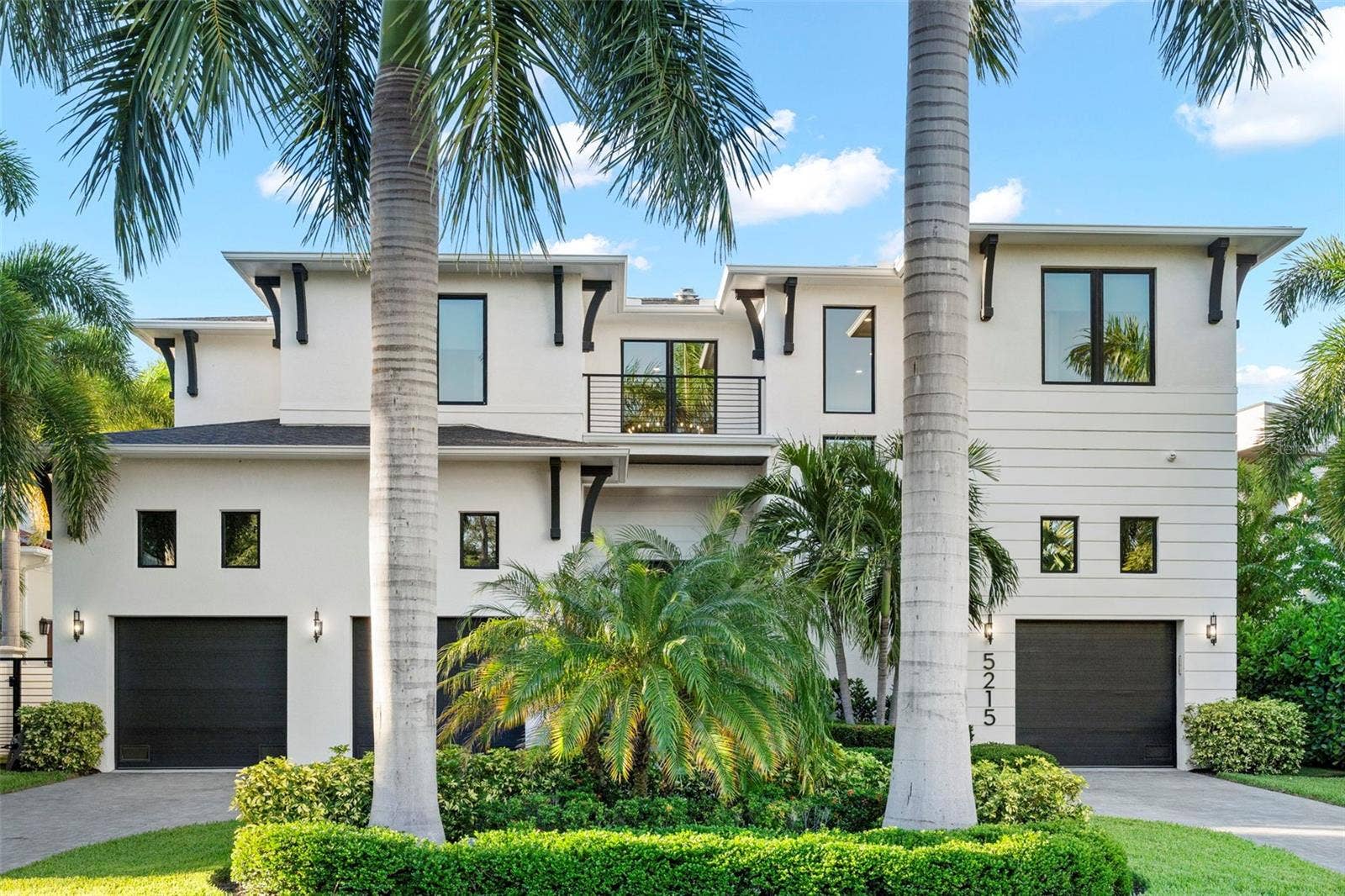 5215 W NEPTUNE WAY, Tampa, FL 33609