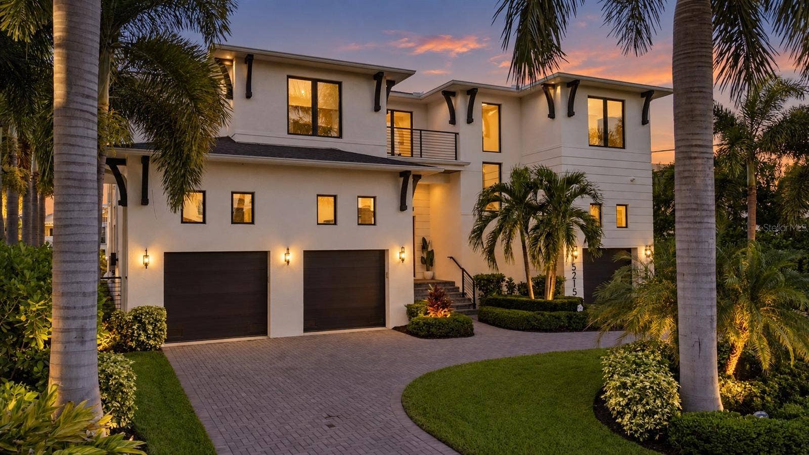 5215 W NEPTUNE WAY, Tampa, FL 33609