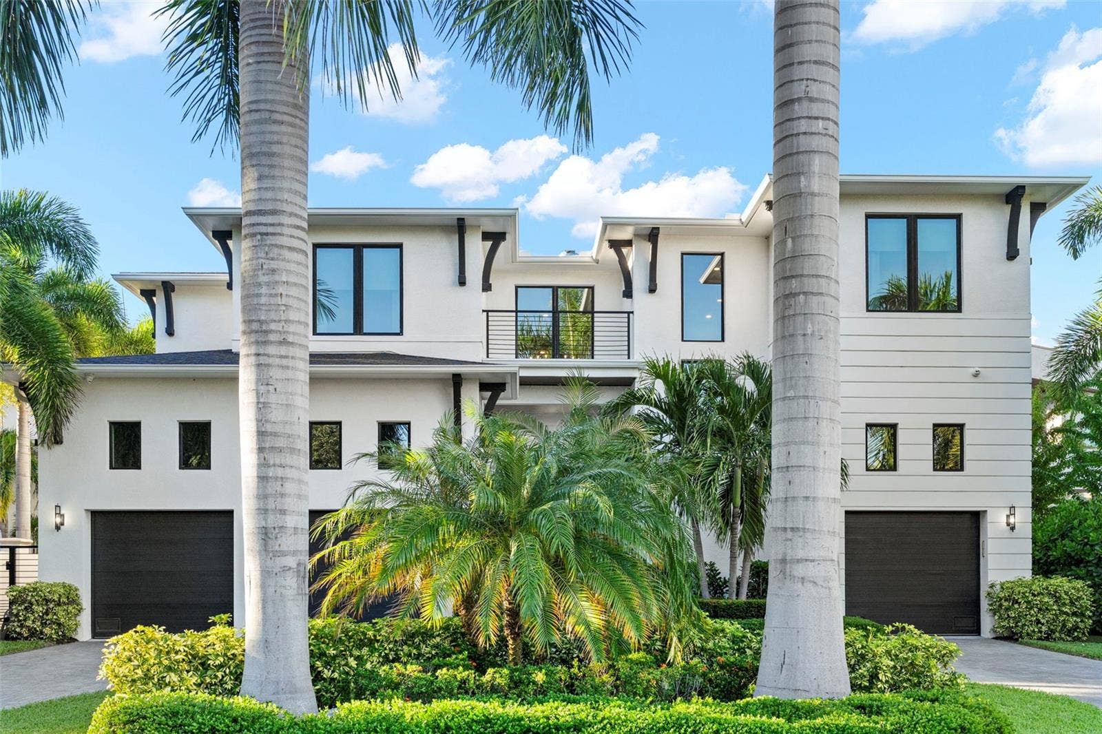 5215 W NEPTUNE WAY, Tampa, FL 33609