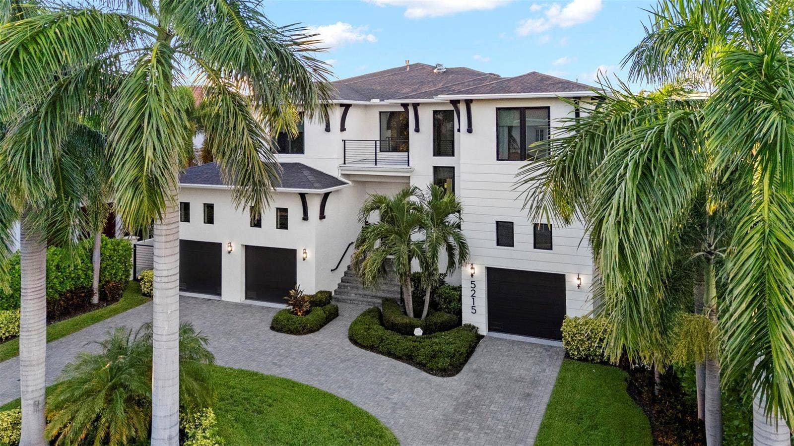 5215 W NEPTUNE WAY, Tampa, FL 33609