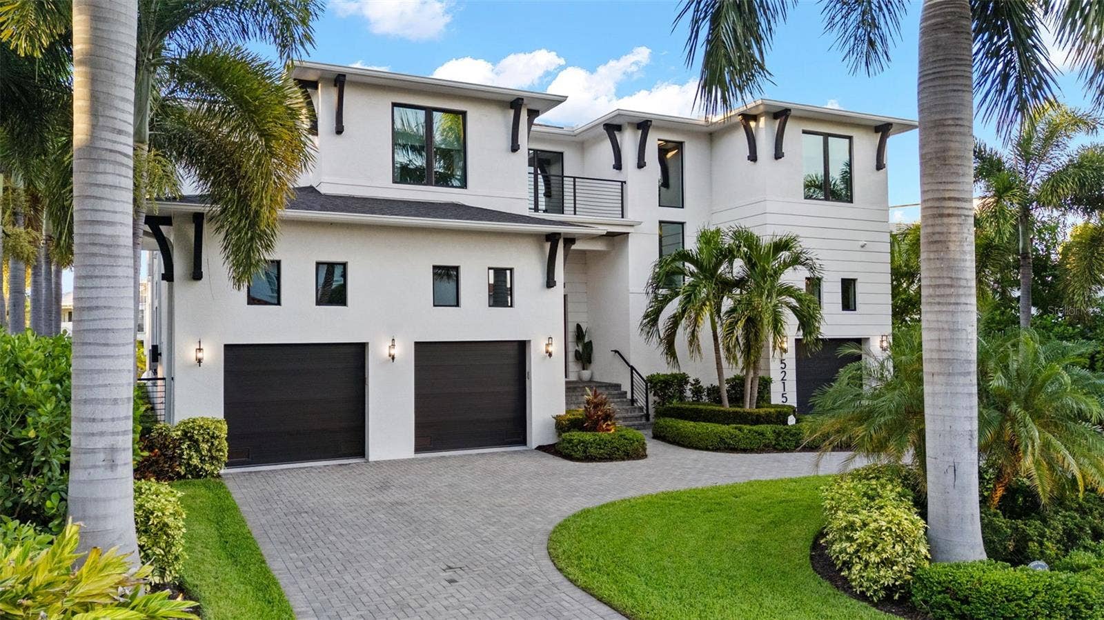 5215 W NEPTUNE WAY, Tampa, FL 33609