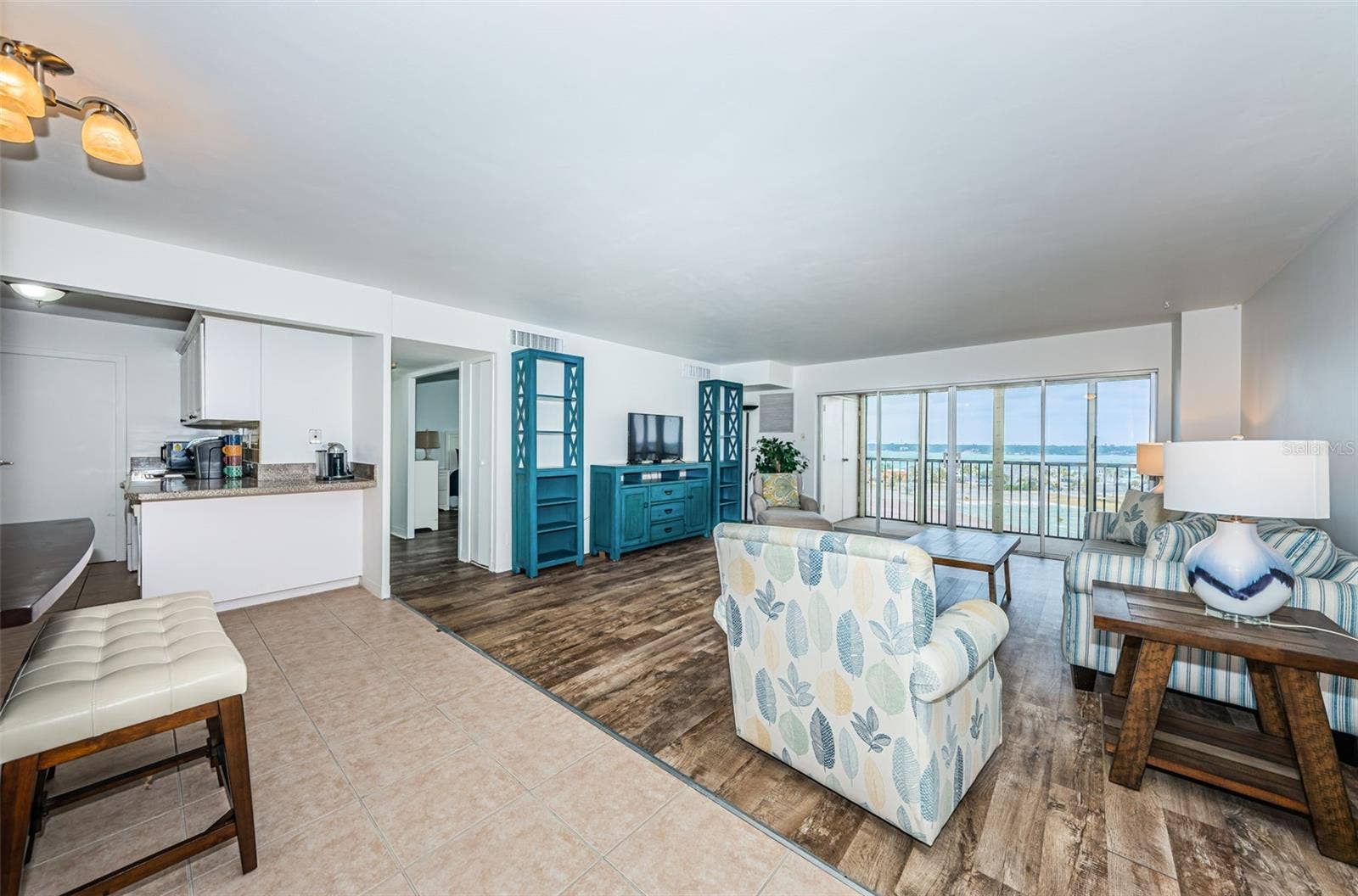 10355 PARADISE BOULEVARD, #711, Treasure Island, FL 33706 10355 PARADISE BOULEVARD, #711, Treasure Island, FL 33706