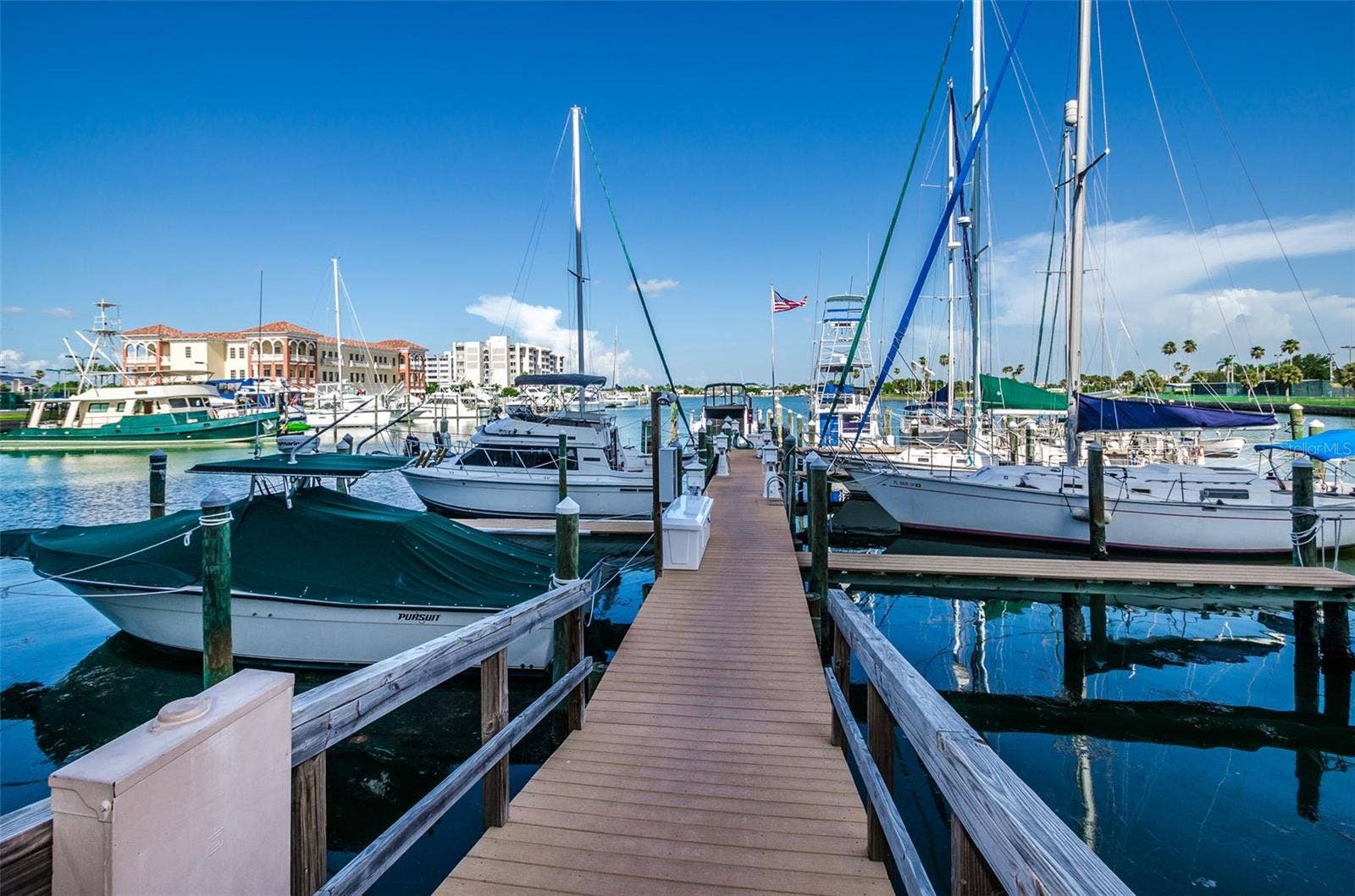 10355 PARADISE BOULEVARD, #711, Treasure Island, FL 33706 10355 PARADISE BOULEVARD, #711, Treasure Island, FL 33706
