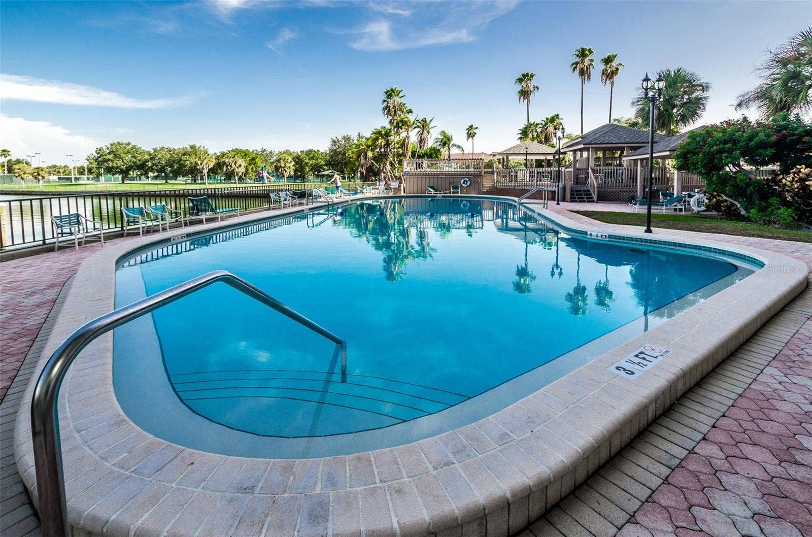 10355 PARADISE BOULEVARD, #711, Treasure Island, FL 33706 10355 PARADISE BOULEVARD, #711, Treasure Island, FL 33706