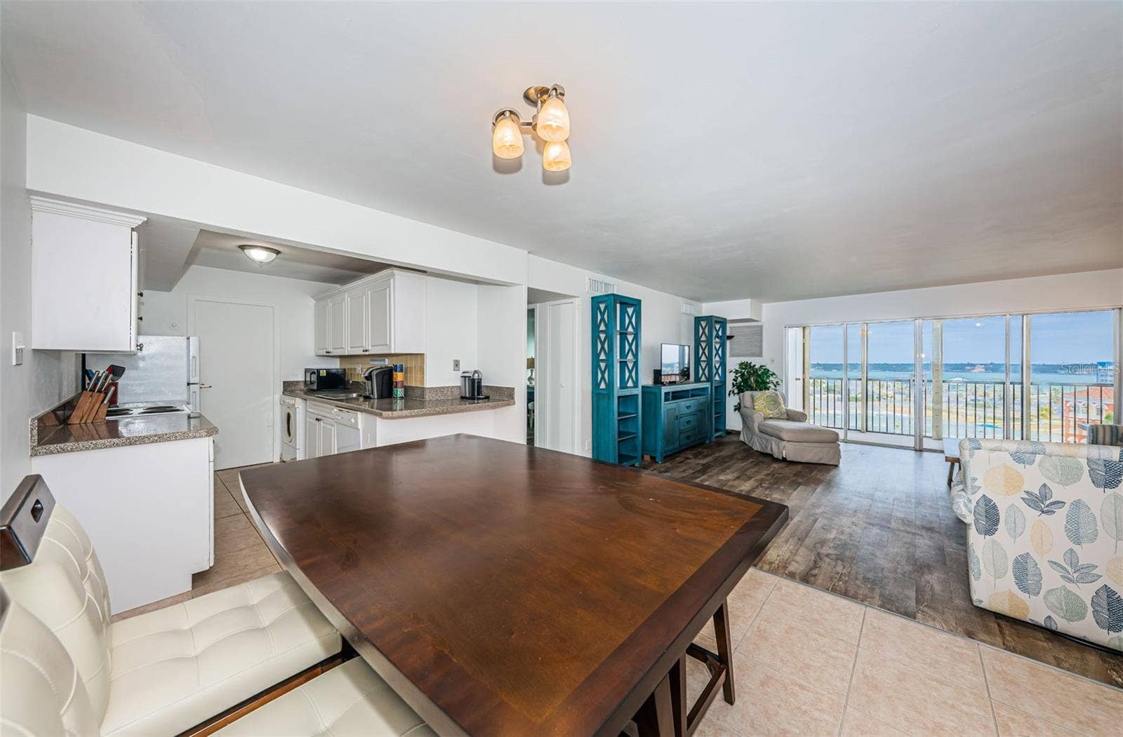 10355 PARADISE BOULEVARD, #711, Treasure Island, FL 33706 10355 PARADISE BOULEVARD, #711, Treasure Island, FL 33706