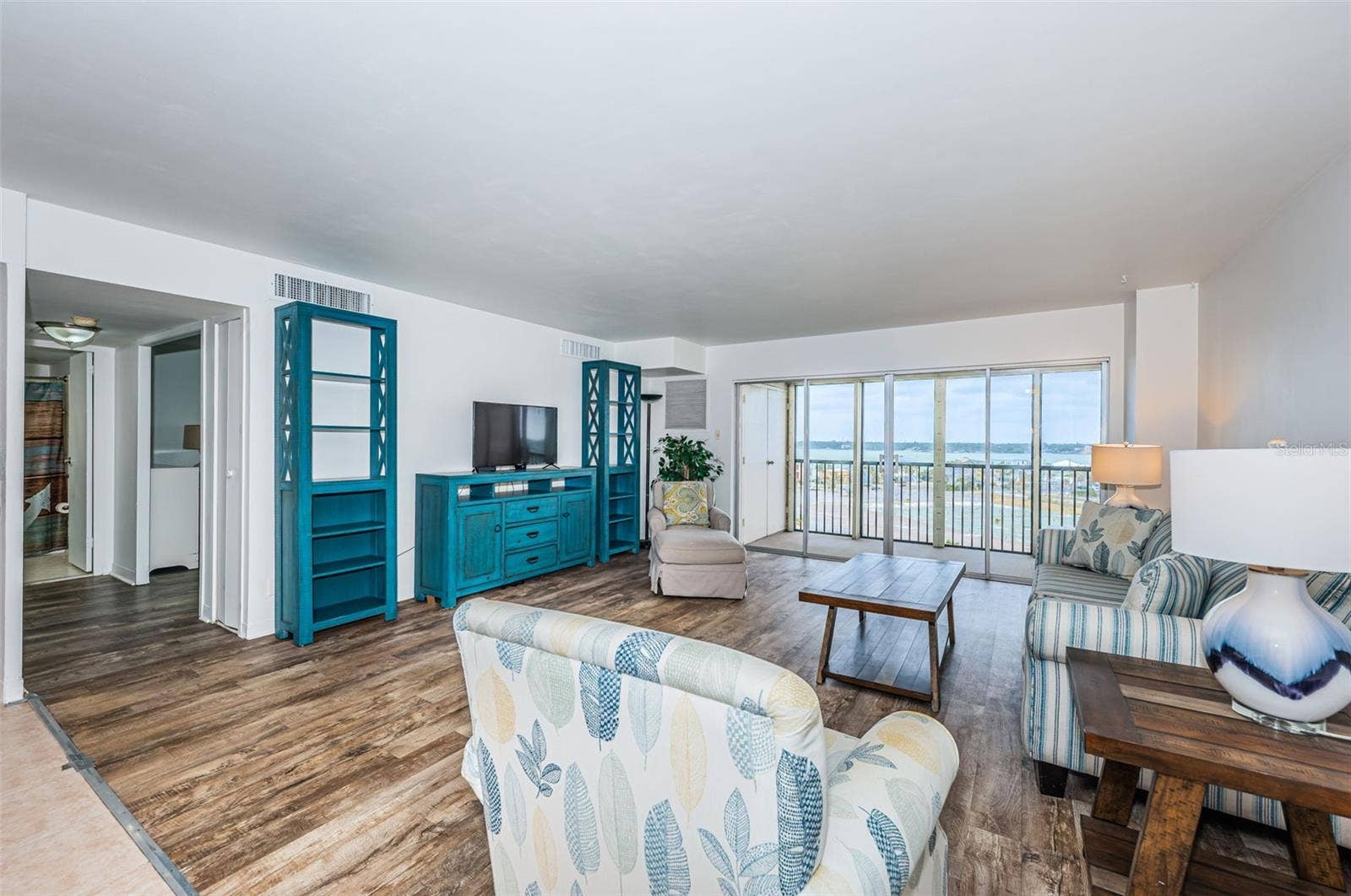 10355 PARADISE BOULEVARD, #711, Treasure Island, FL 33706 10355 PARADISE BOULEVARD, #711, Treasure Island, FL 33706