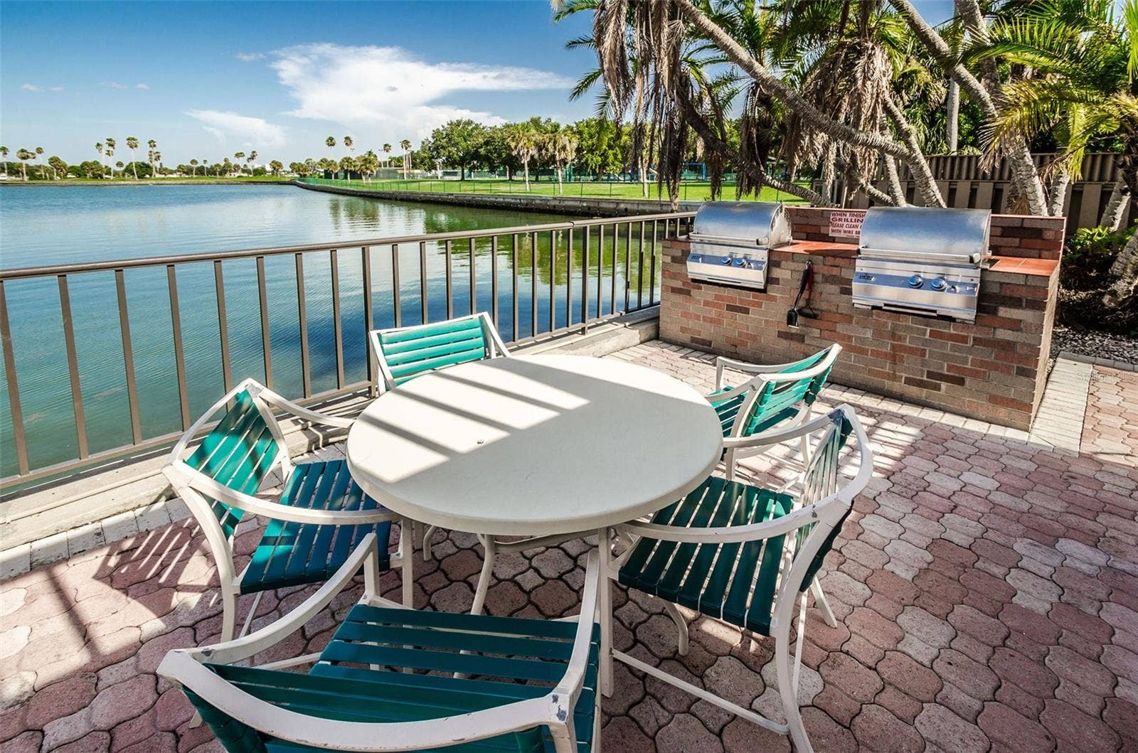 10355 PARADISE BOULEVARD, #711, Treasure Island, FL 33706 10355 PARADISE BOULEVARD, #711, Treasure Island, FL 33706