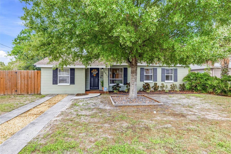 Property photo for 3913 W WALLACE AVENUE, Tampa, FL