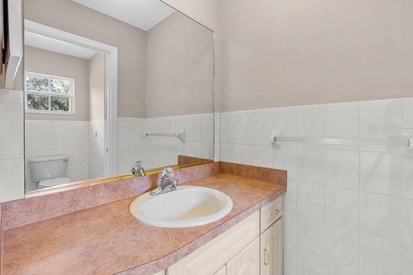 1435 CHERRY LANE, Lakeland, FL 33811 Guest vanity 1