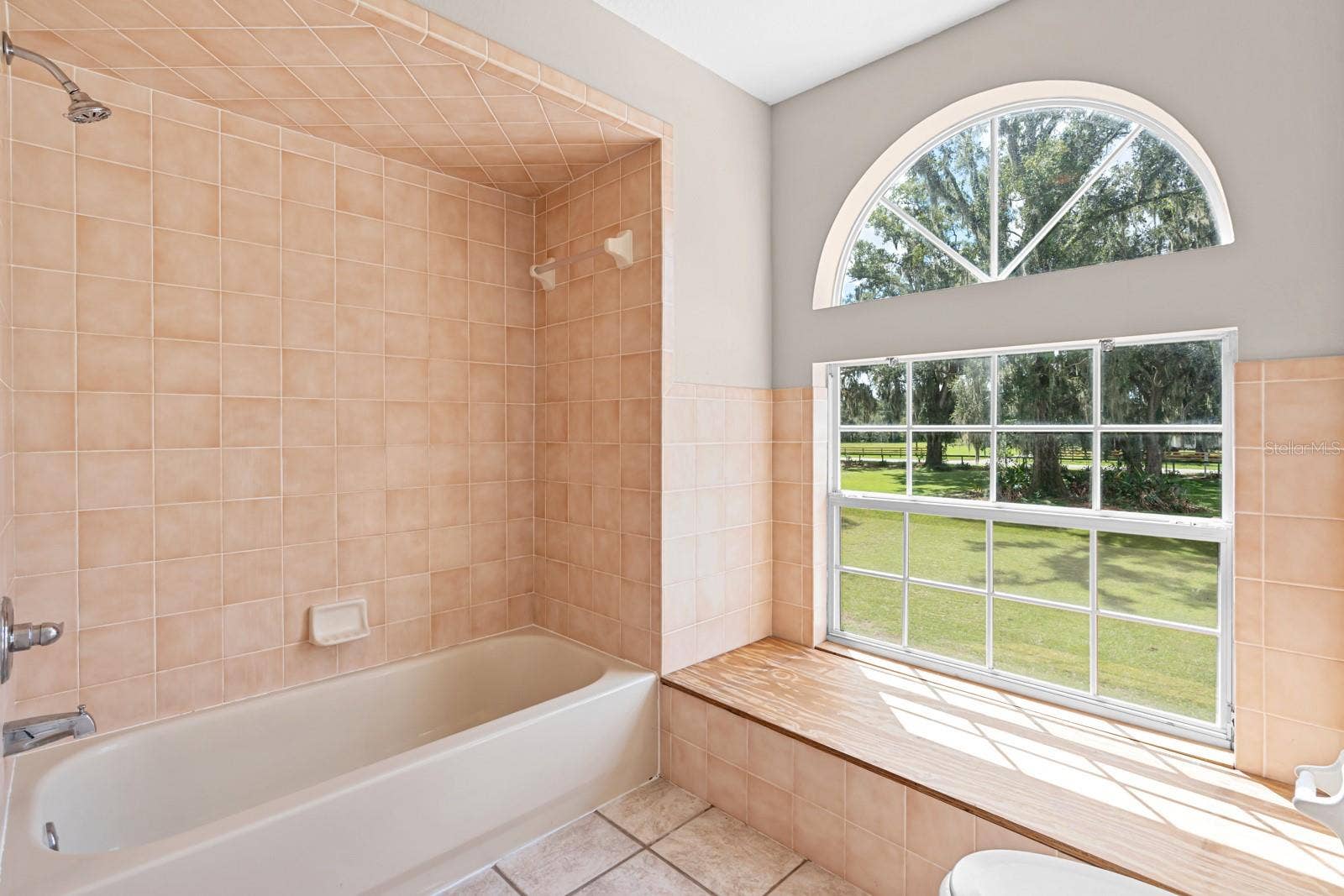 1435 CHERRY LANE, Lakeland, FL 33811 Guest bath 3