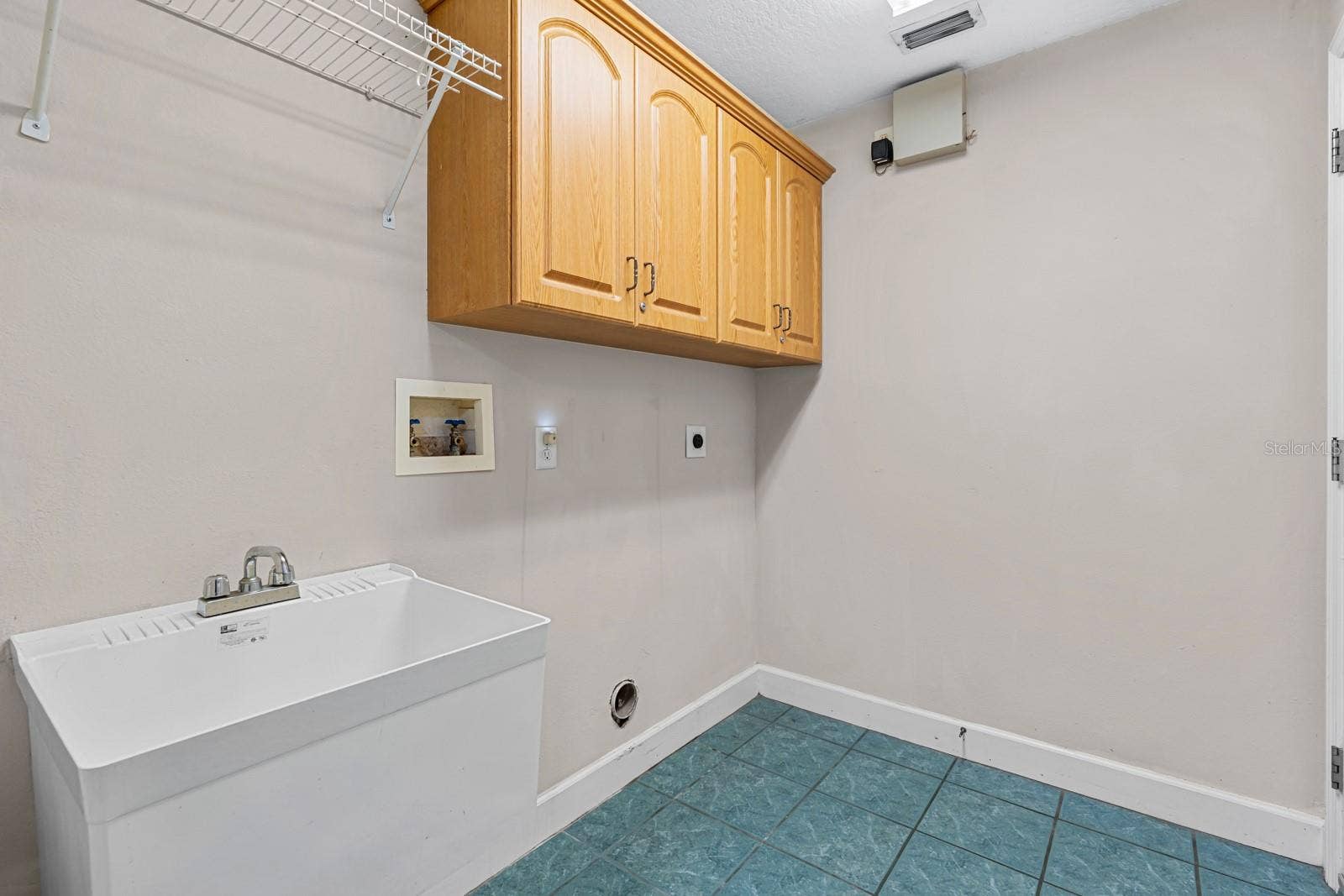 1435 CHERRY LANE, Lakeland, FL 33811 Laundry Room, main floor