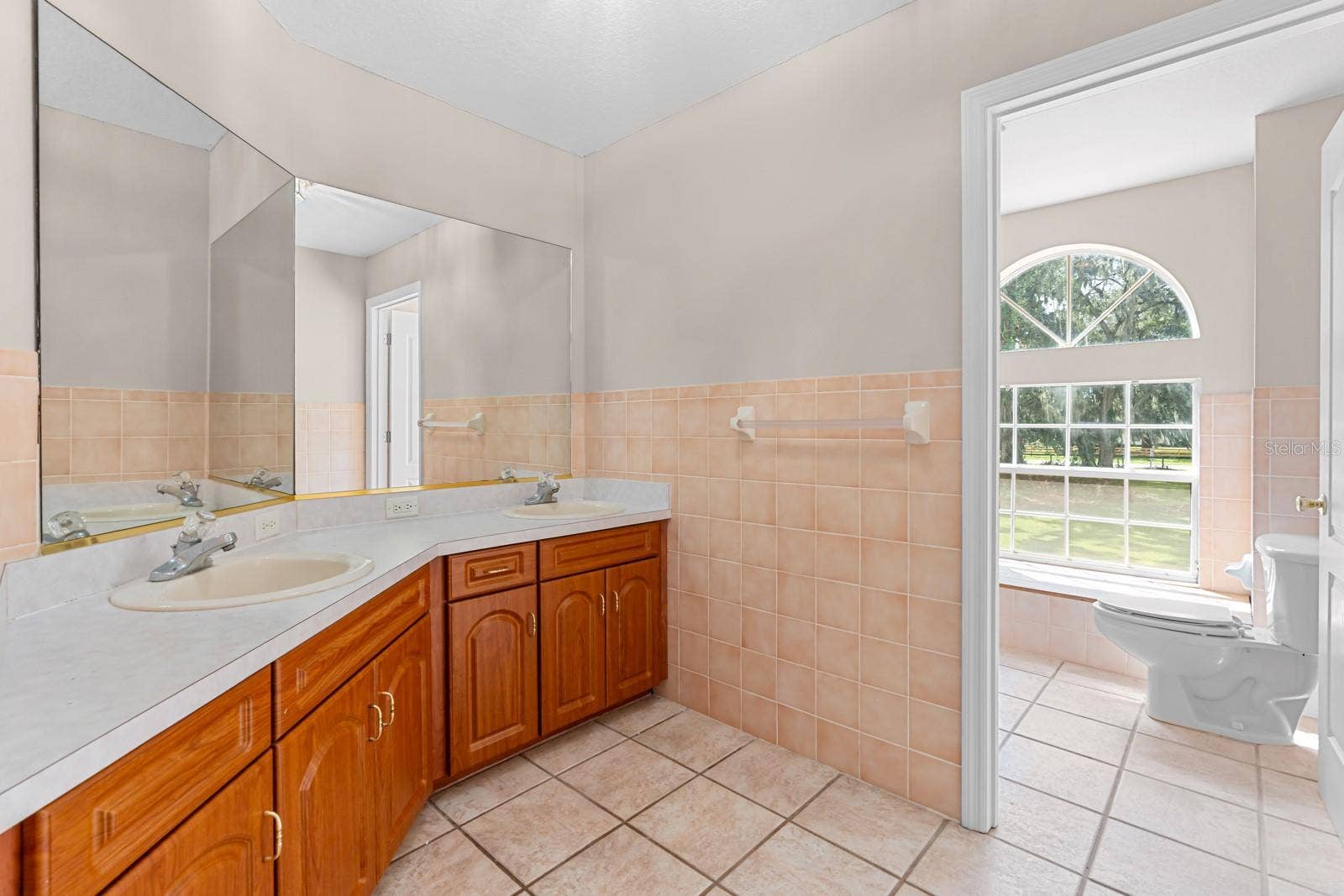 1435 CHERRY LANE, Lakeland, FL 33811 Guest bath 3