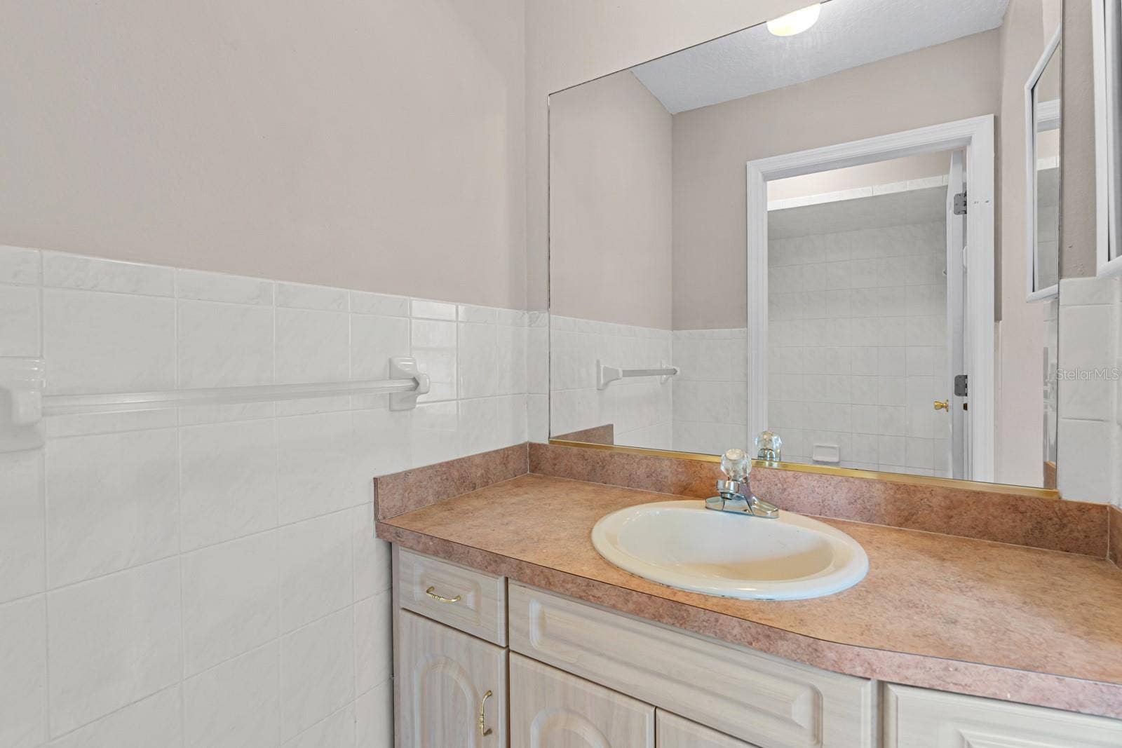1435 CHERRY LANE, Lakeland, FL 33811 Guest vanity 3