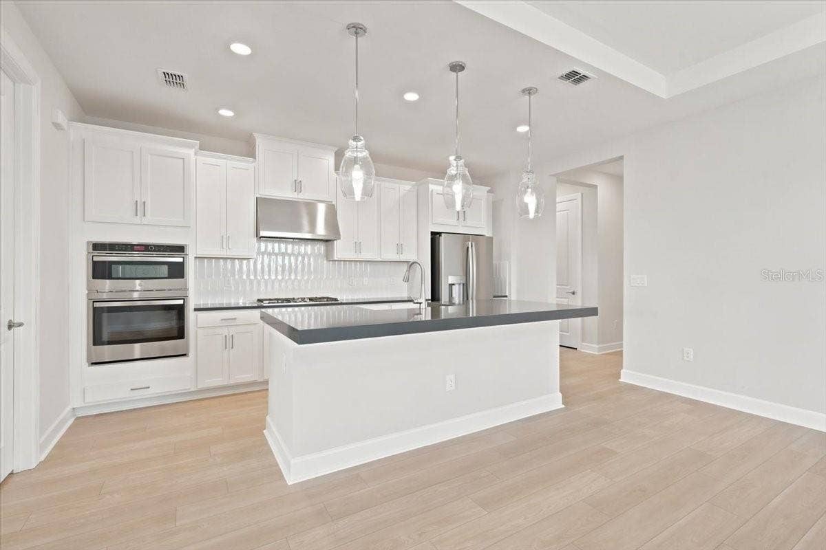 7804 CASPIAN, Palmetto, FL 34221 7804 CASPIAN, Palmetto, FL 34221