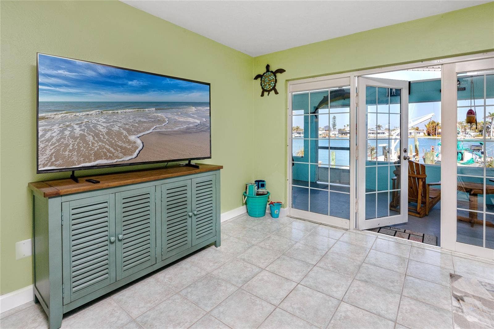11215 3RD STREET E, Treasure Island, FL 33706