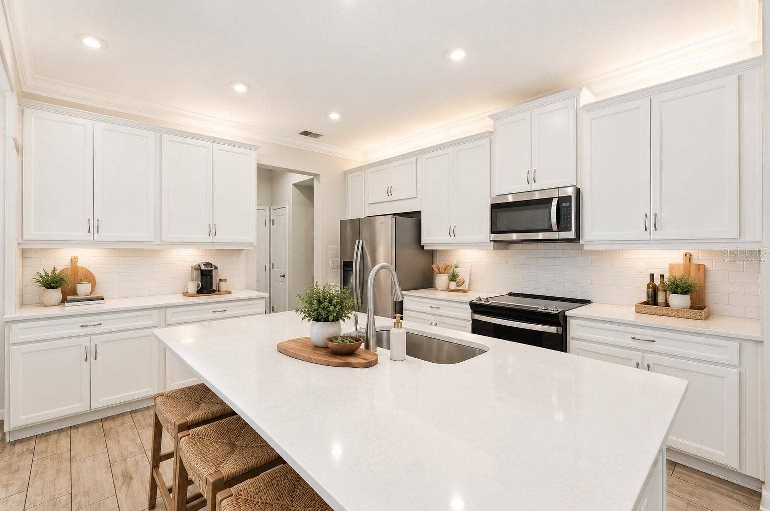 8342 WILDFLOWER GLEN AVENUE, Odessa, FL 33556 virtually staged
