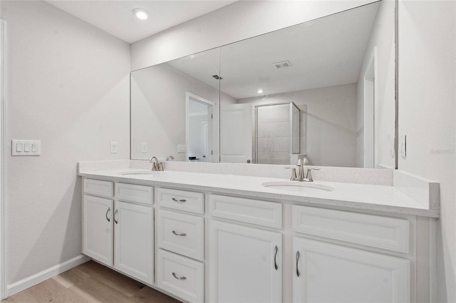 8342 WILDFLOWER GLEN AVENUE, Odessa, FL 33556 8342 WILDFLOWER GLEN AVENUE, Odessa, FL 33556