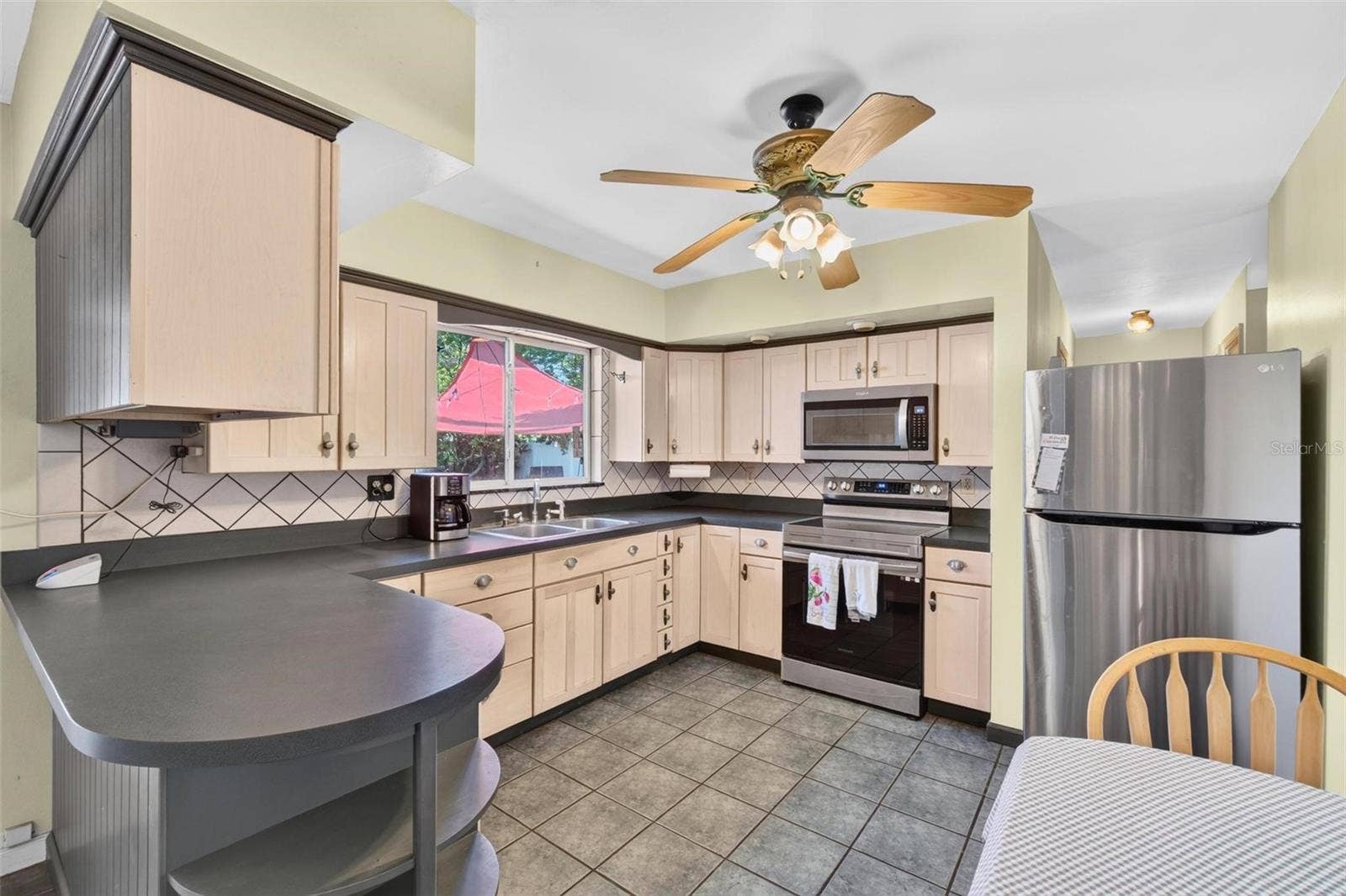 6069 27TH AVENUE N, St Petersburg, FL 33710
