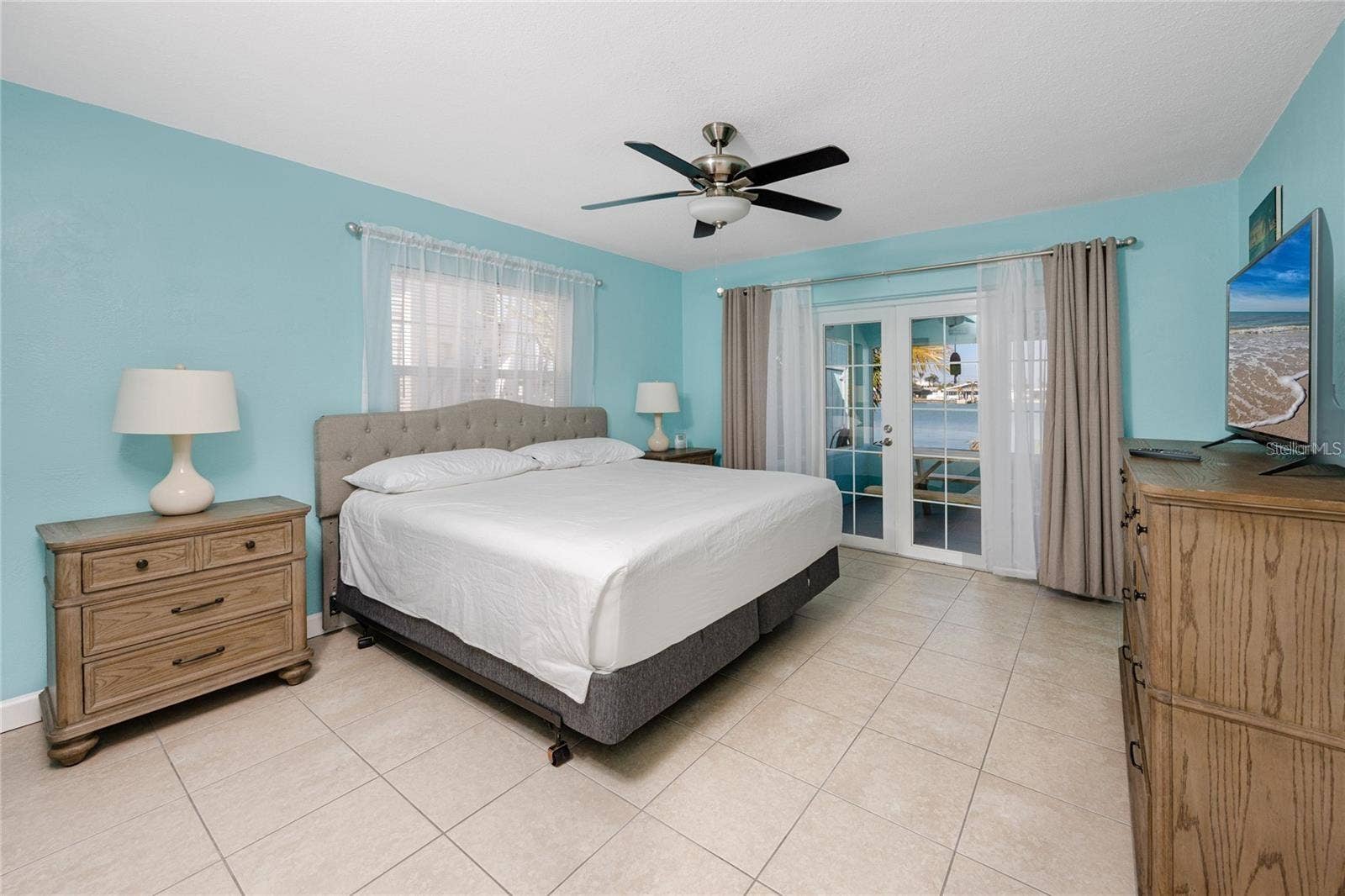 11215 3RD STREET E, Treasure Island, FL 33706